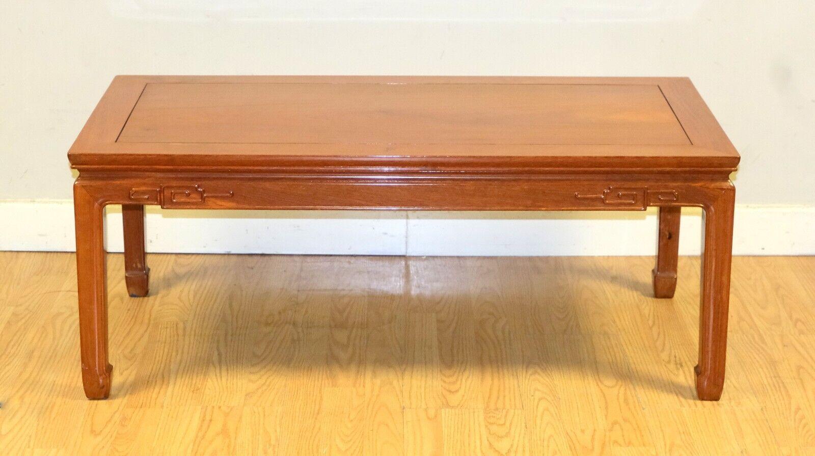 Anglais LOVELY VINTAGE SOLID HARDWOOD CHiNESE COFFEE TABLE SUR HOOF FEET en vente