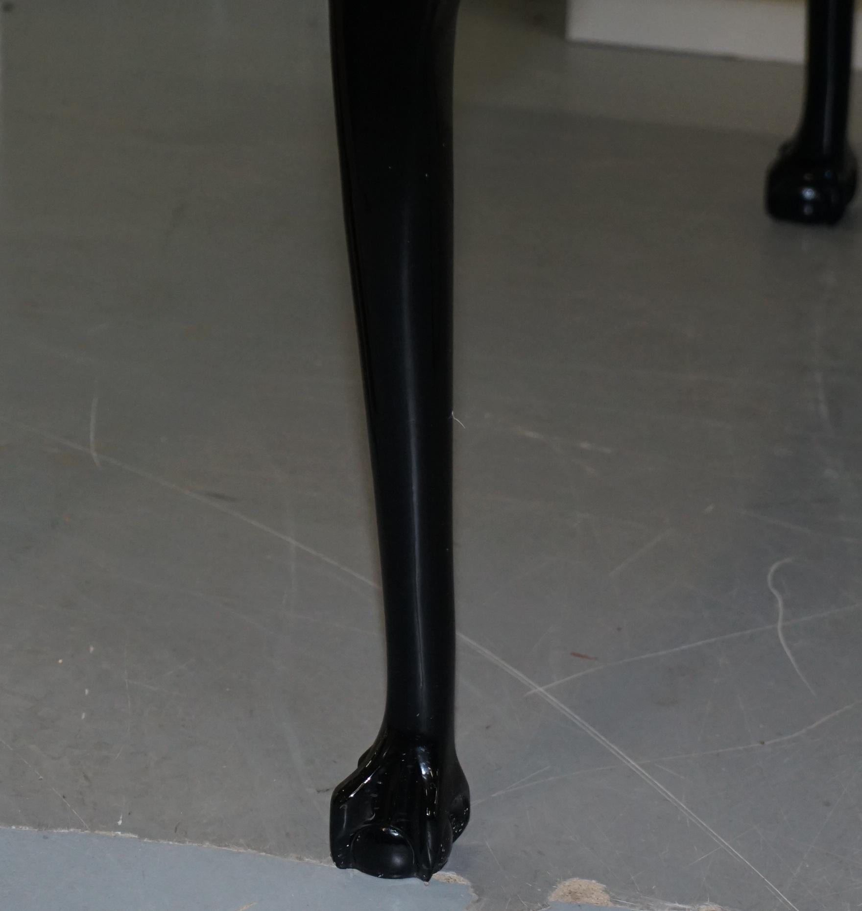 Ravissant spécimen vintage de table de salle à manger ou de table d'appoint en marbre italien avec griffes et pieds en boule en vente 9