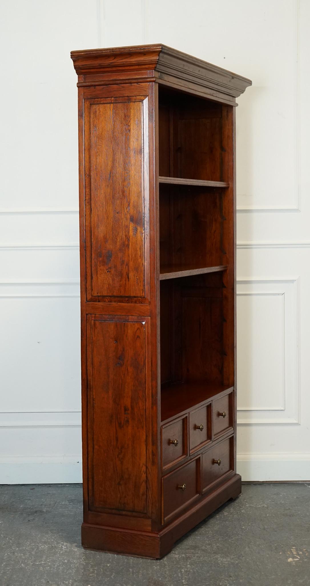 LOVELY VINTAGE TEAK OPEN BOOKCASE WITH 5 DRAWERS BRASS HANDLES j1 For Sale 5