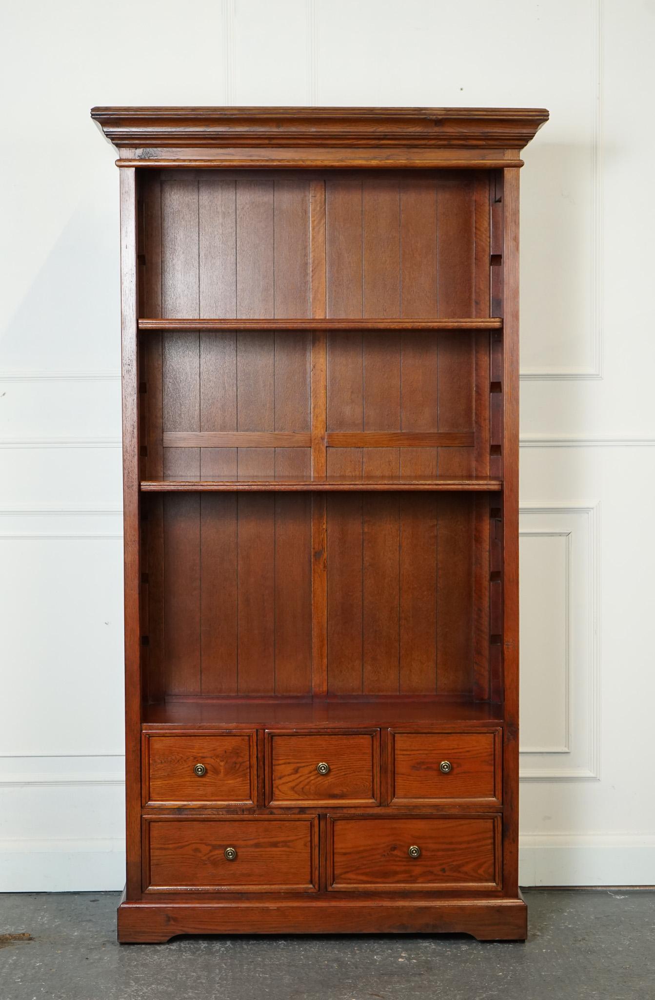 British LOVELY VINTAGE TEAK OPEN BOOKCASE WITH 5 DRAWERS BRASS HANDLES j1 For Sale