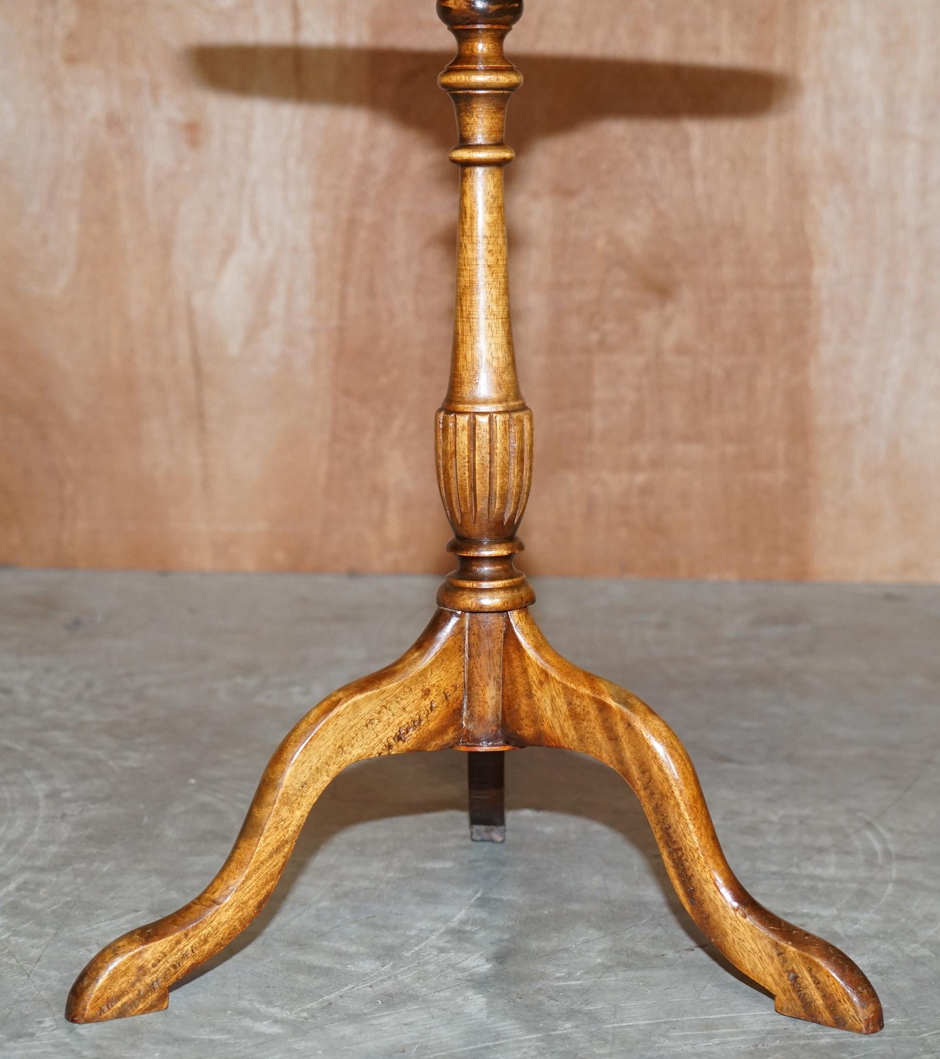Edwardian Lovely Vintage Two Tone Hardwood Tripod Lamp End Wine Table Nice Proportions For Sale