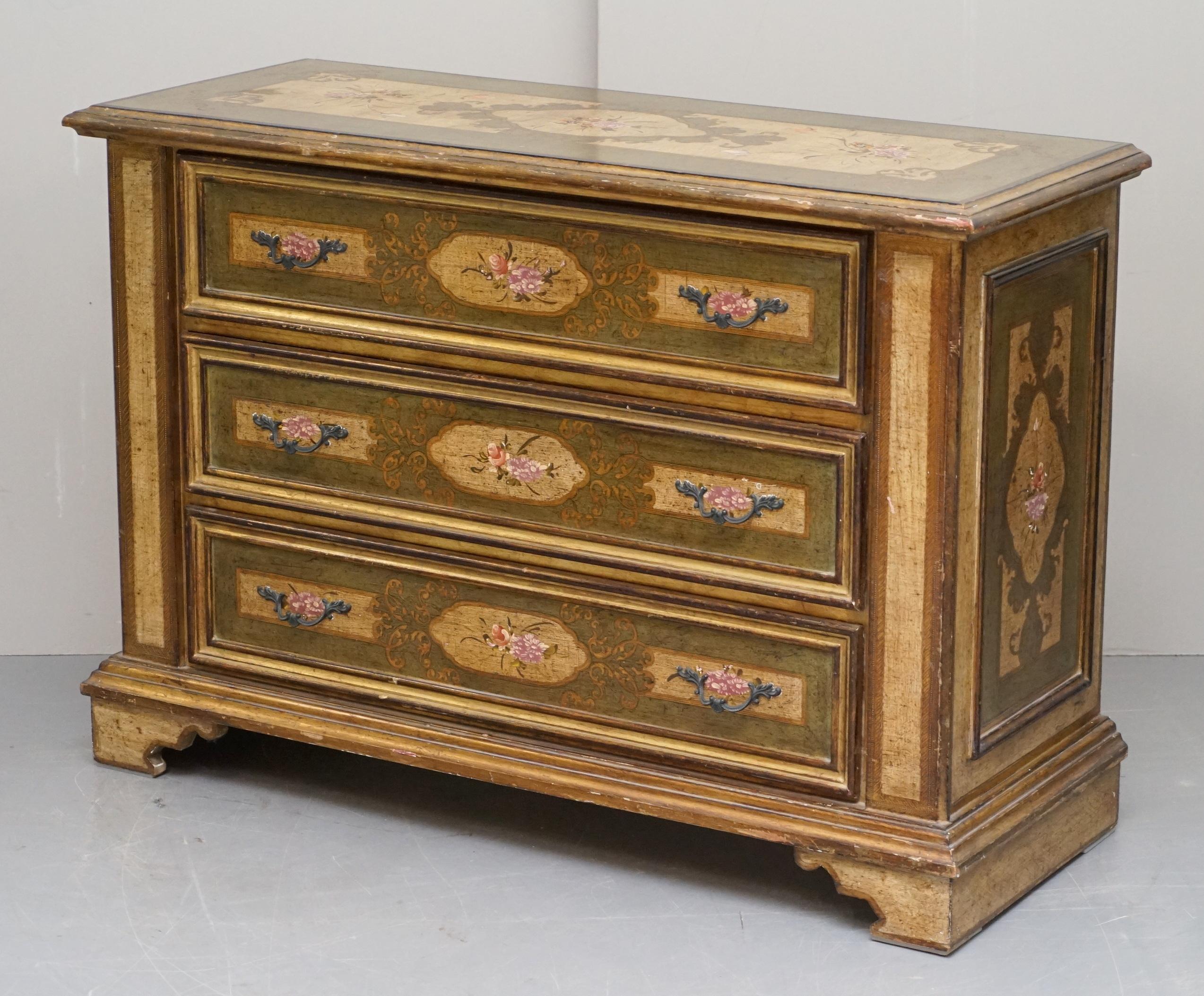 We are delighted to offer for sale this lovely 18th century style hand painted Venetian chest of drawers

A good looking and decorative chest of drawers, the frame is hardwood with oak drawers, the finish is hand painted with gold and silver leaf