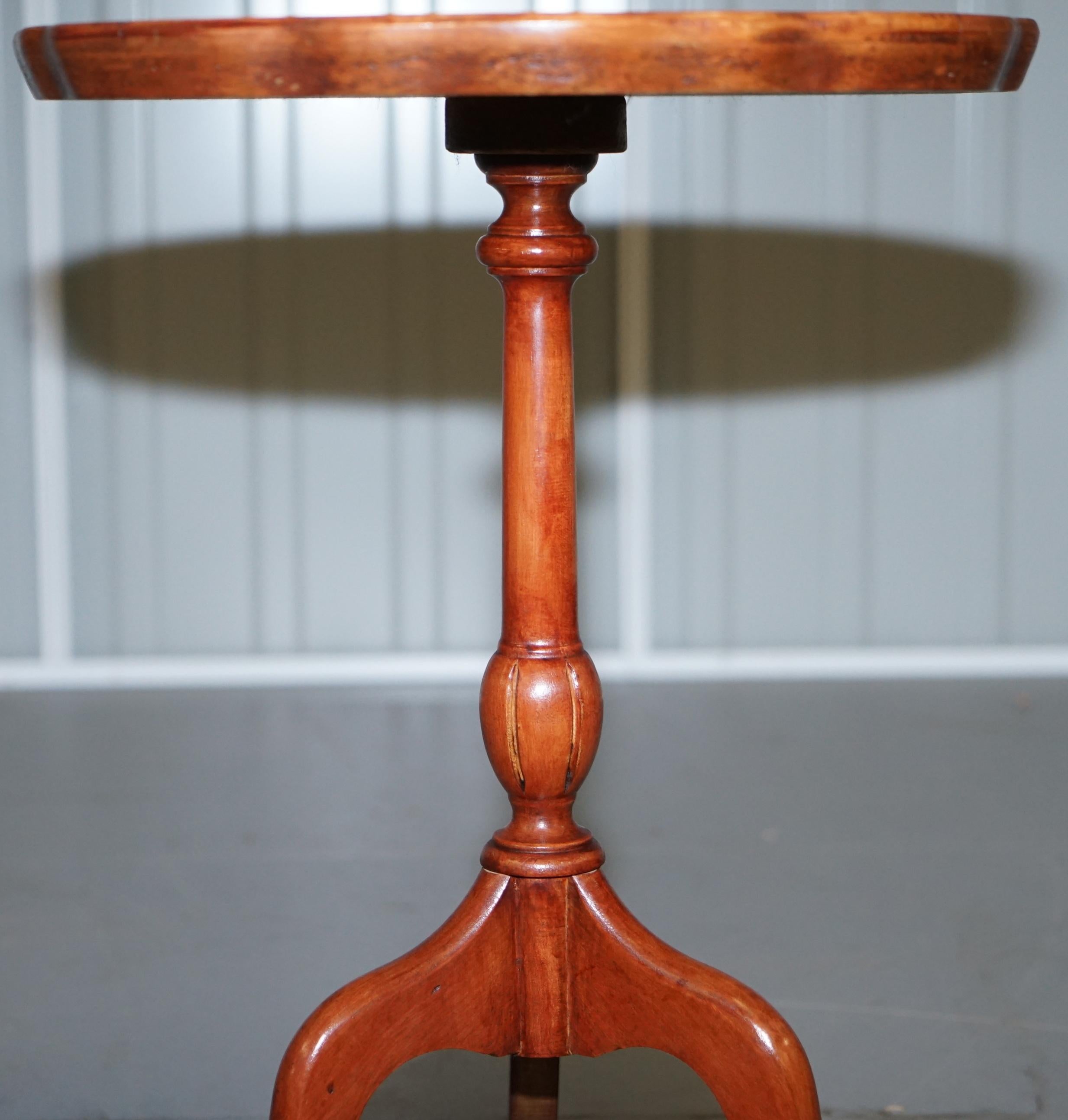 Hand-Crafted Lovely Vintage Walnut Pie Crust Edge Tripod Lamp Side End Wine Table Three-Leg For Sale