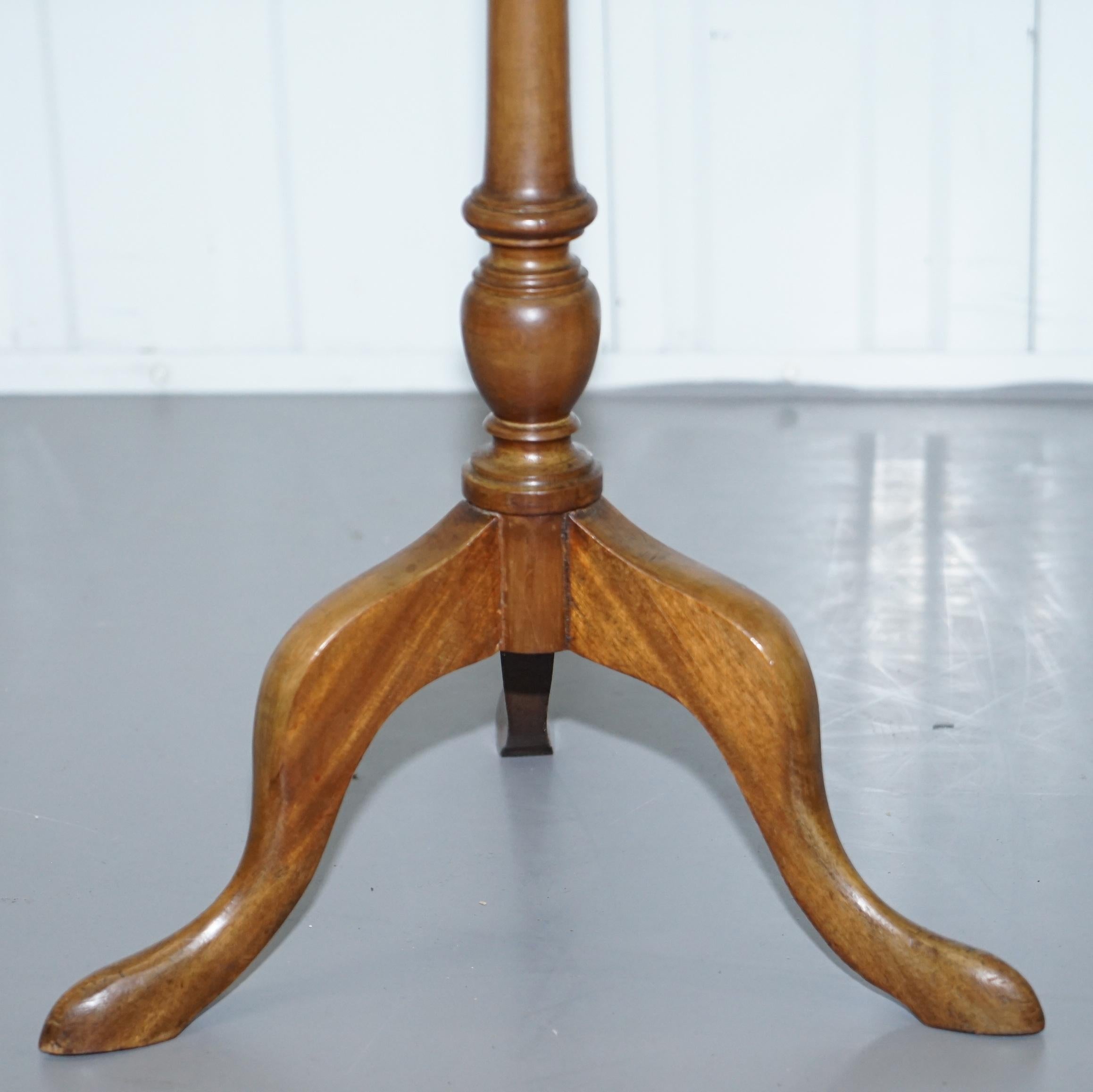 Victorian Lovely Vintage Walnut Tripod Lamp Side End Wine Table Ornately Turned Column