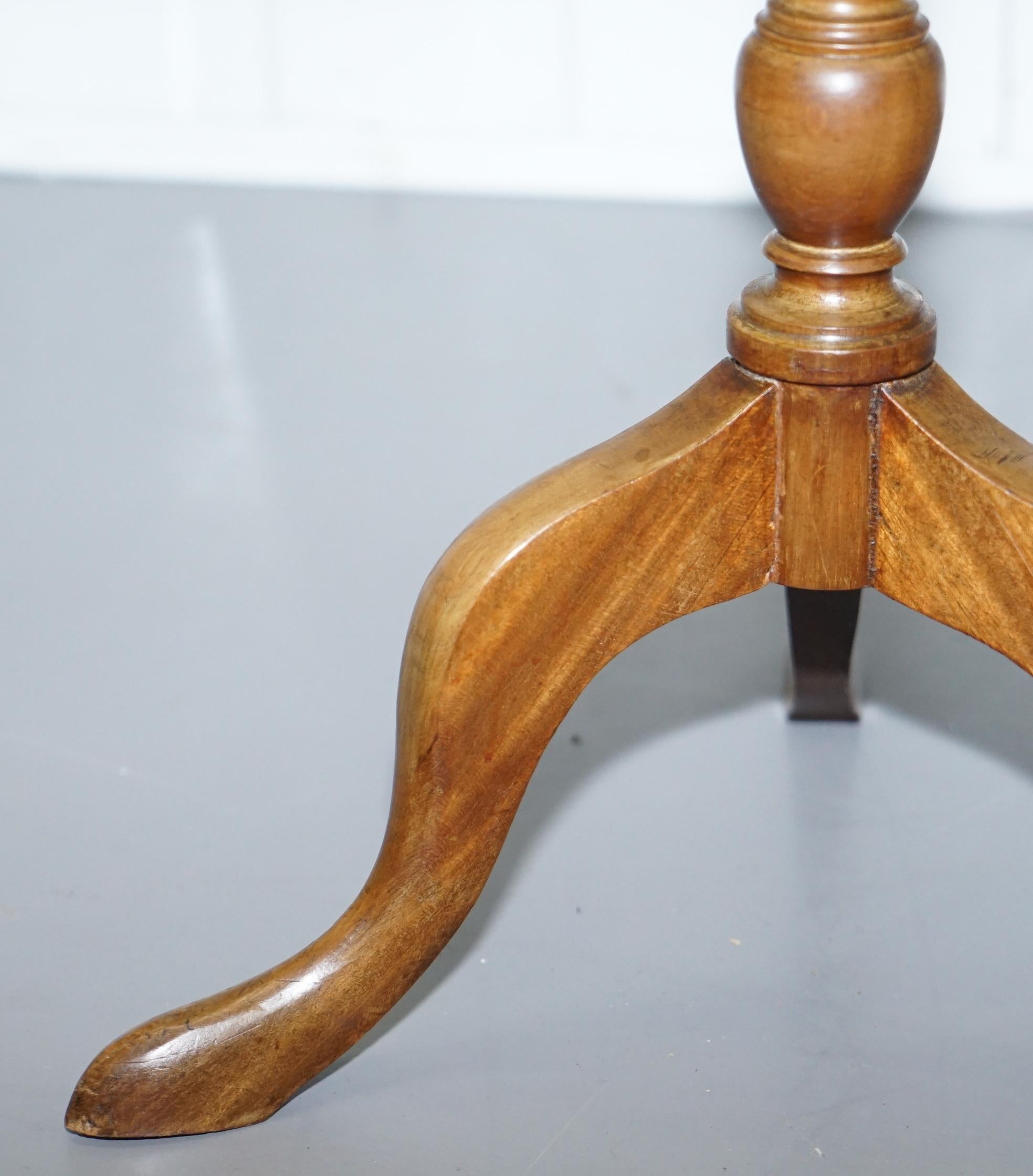English Lovely Vintage Walnut Tripod Lamp Side End Wine Table Ornately Turned Column