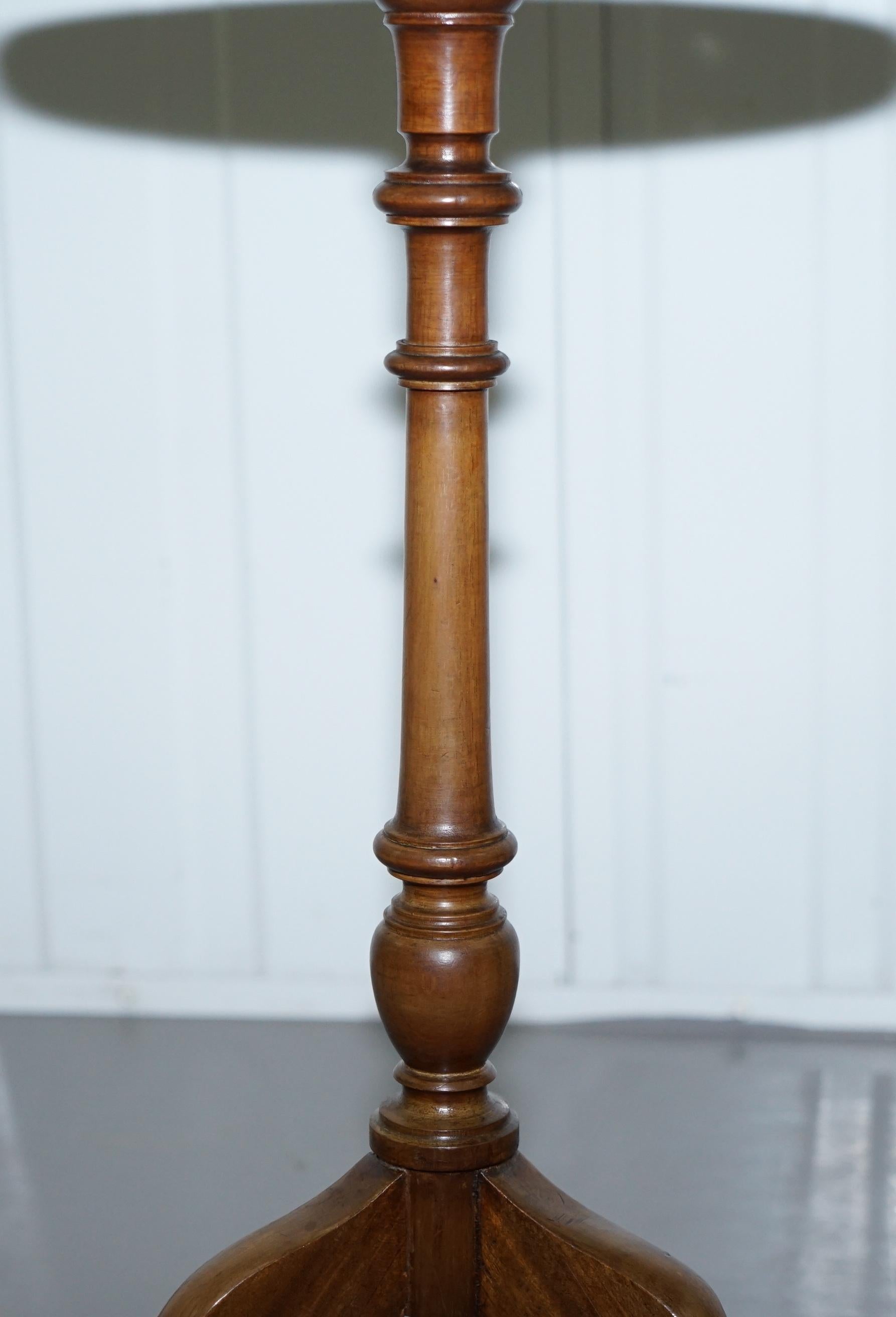 20th Century Lovely Vintage Walnut Tripod Lamp Side End Wine Table Ornately Turned Column