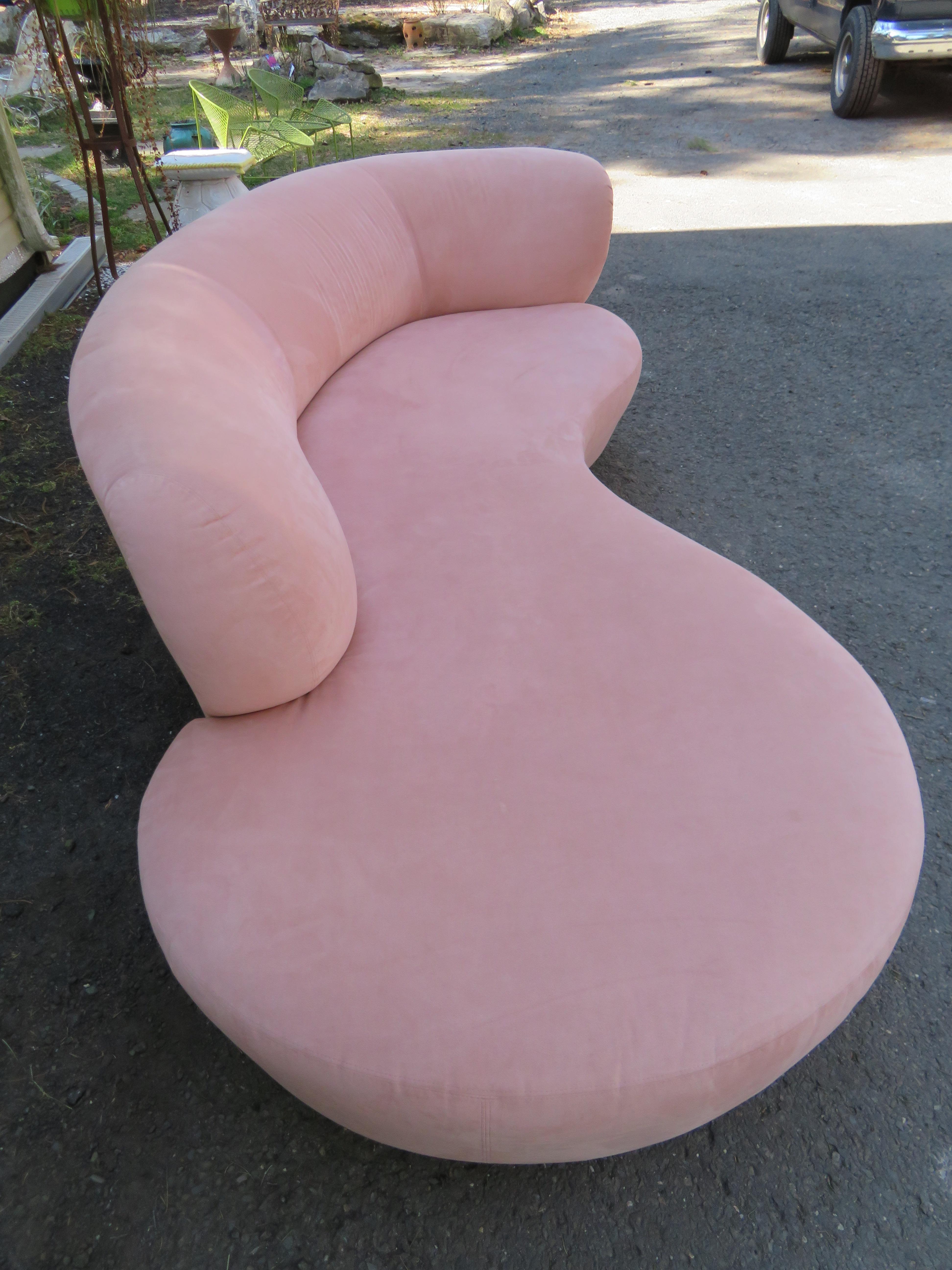 Late 20th Century Lovely Weiman Curved Cloud Sofa Mid-Century Modern For Sale