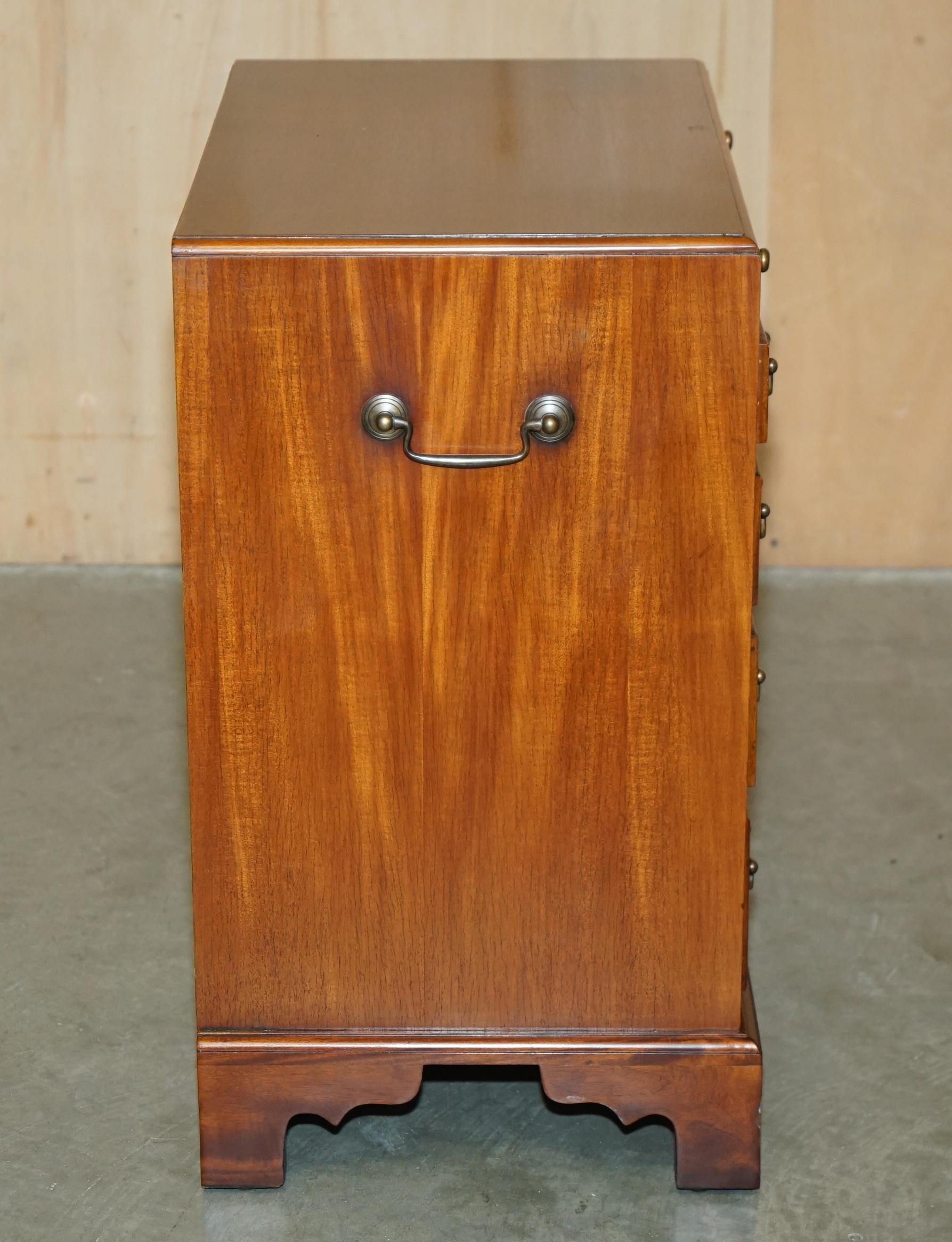 JOLIE TABLE DE NUIT DE CAMPAGNE MILITAIRE EN CUIR MARRON WALNUT OU TABLE DE SiDE en vente 3