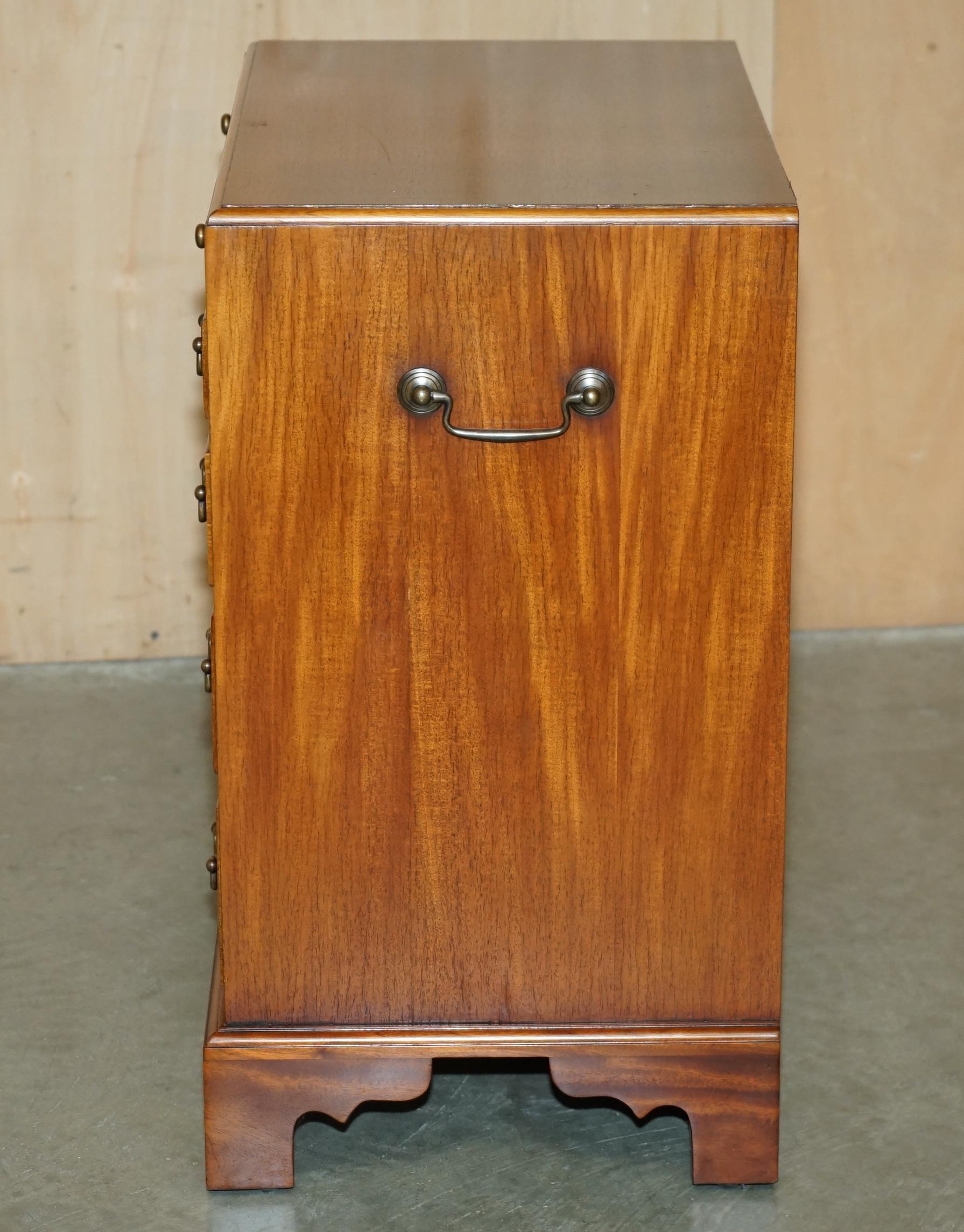 JOLIE TABLE DE NUIT DE CAMPAGNE MILITAIRE EN CUIR MARRON WALNUT OU TABLE DE SiDE en vente 5