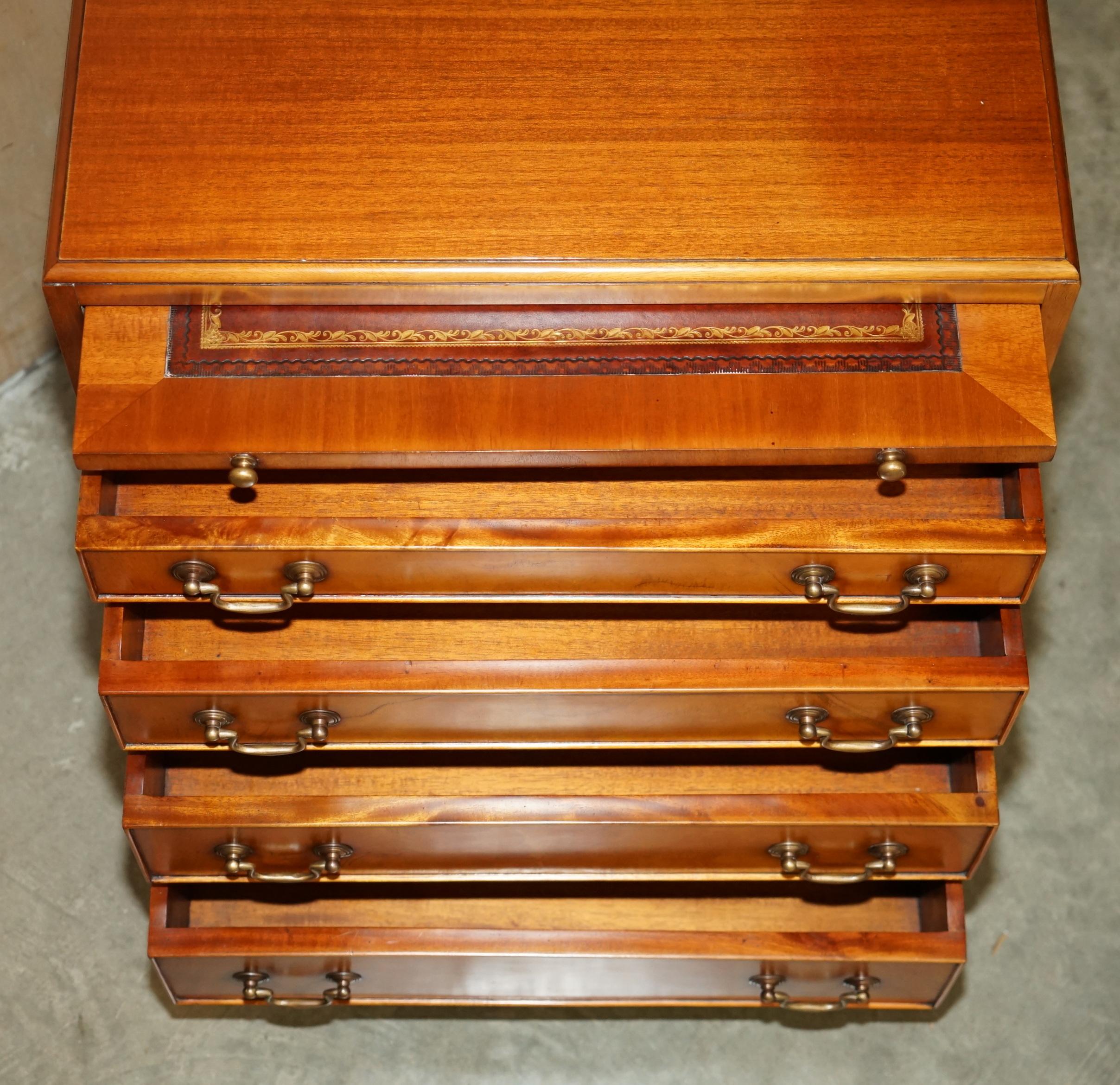 JOLIE TABLE DE NUIT DE CAMPAGNE MILITAIRE EN CUIR MARRON WALNUT OU TABLE DE SiDE en vente 7