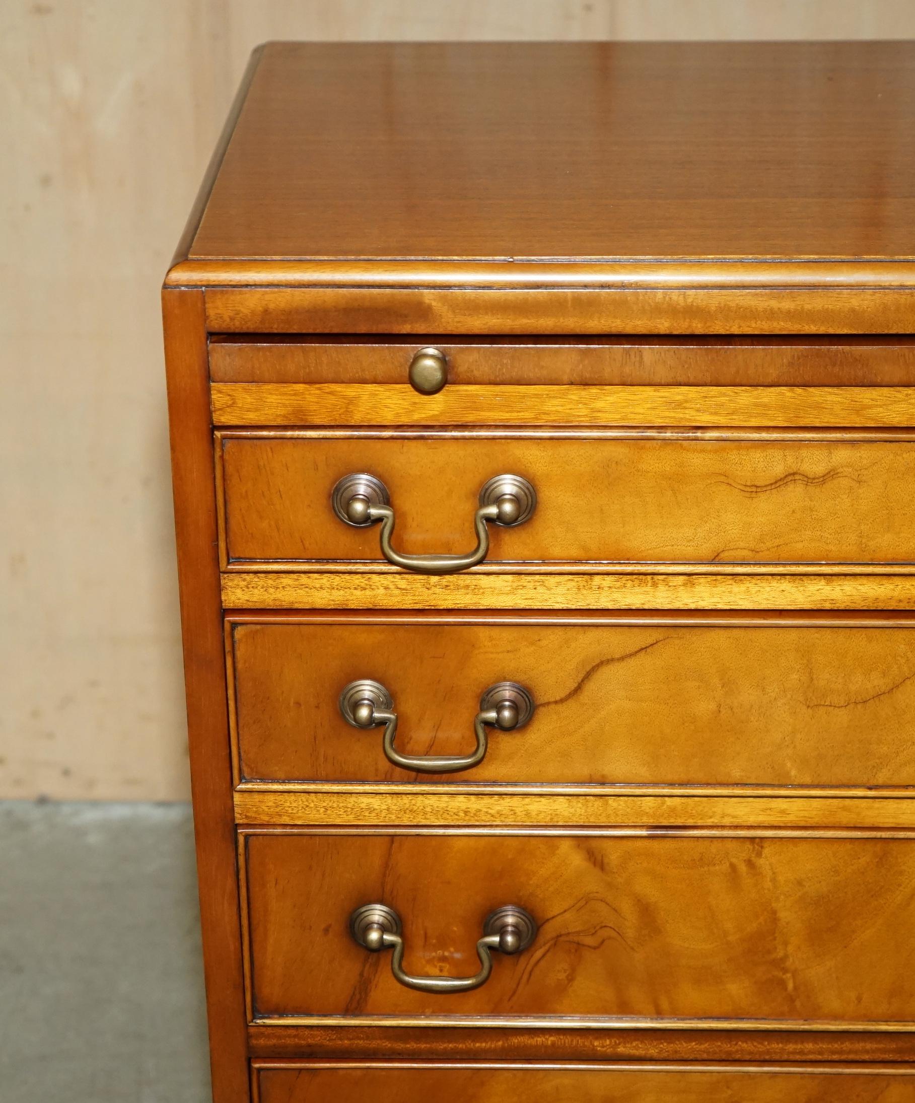 Fait main JOLIE TABLE DE NUIT DE CAMPAGNE MILITAIRE EN CUIR MARRON WALNUT OU TABLE DE SiDE en vente