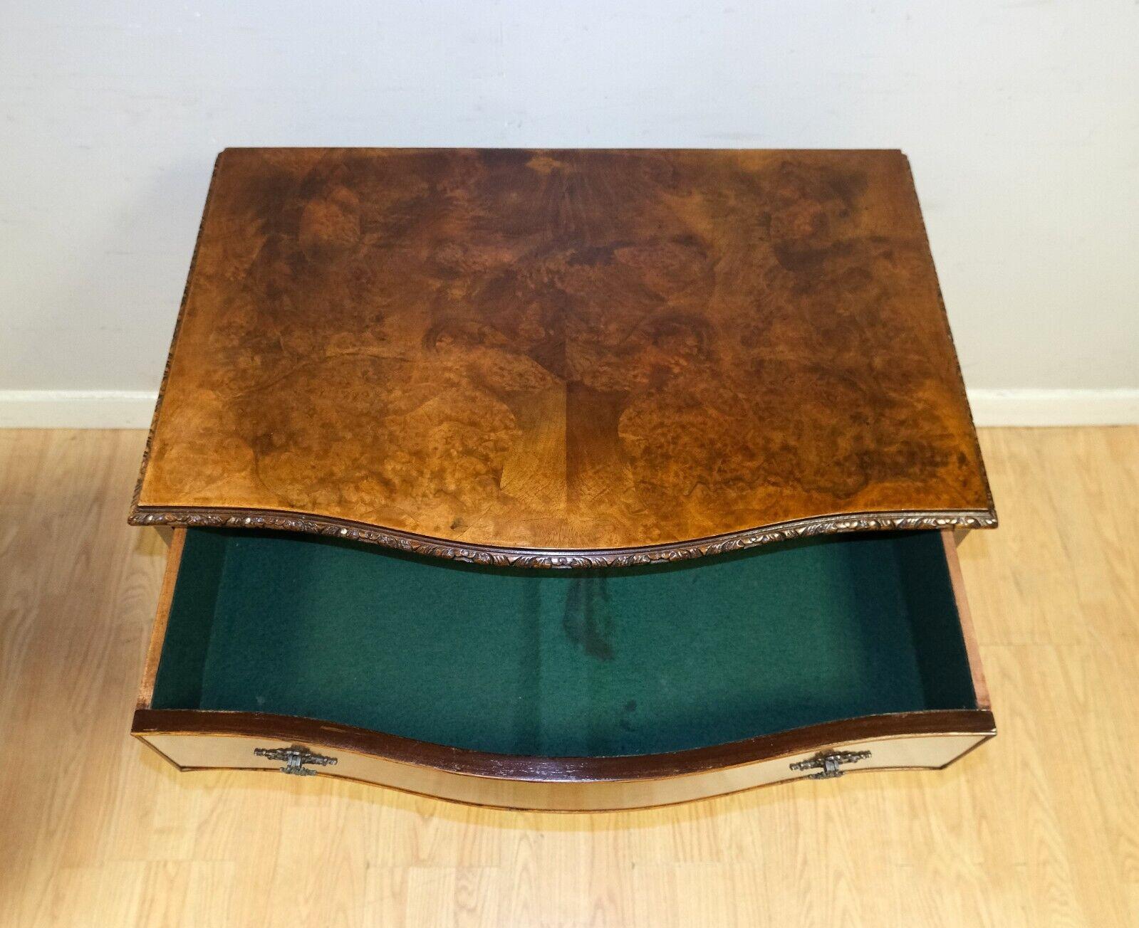 Lovely Walnut Serpentine Front Side Table on Cabriole Legs with Single Drawer For Sale 1