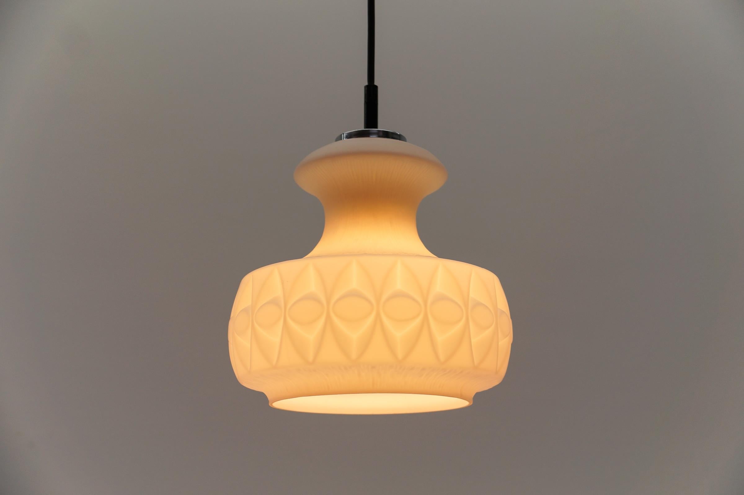 Lampada da soffitto in vetro 3D Whiting di Peill & Putzler, anni '60 in vendita 4