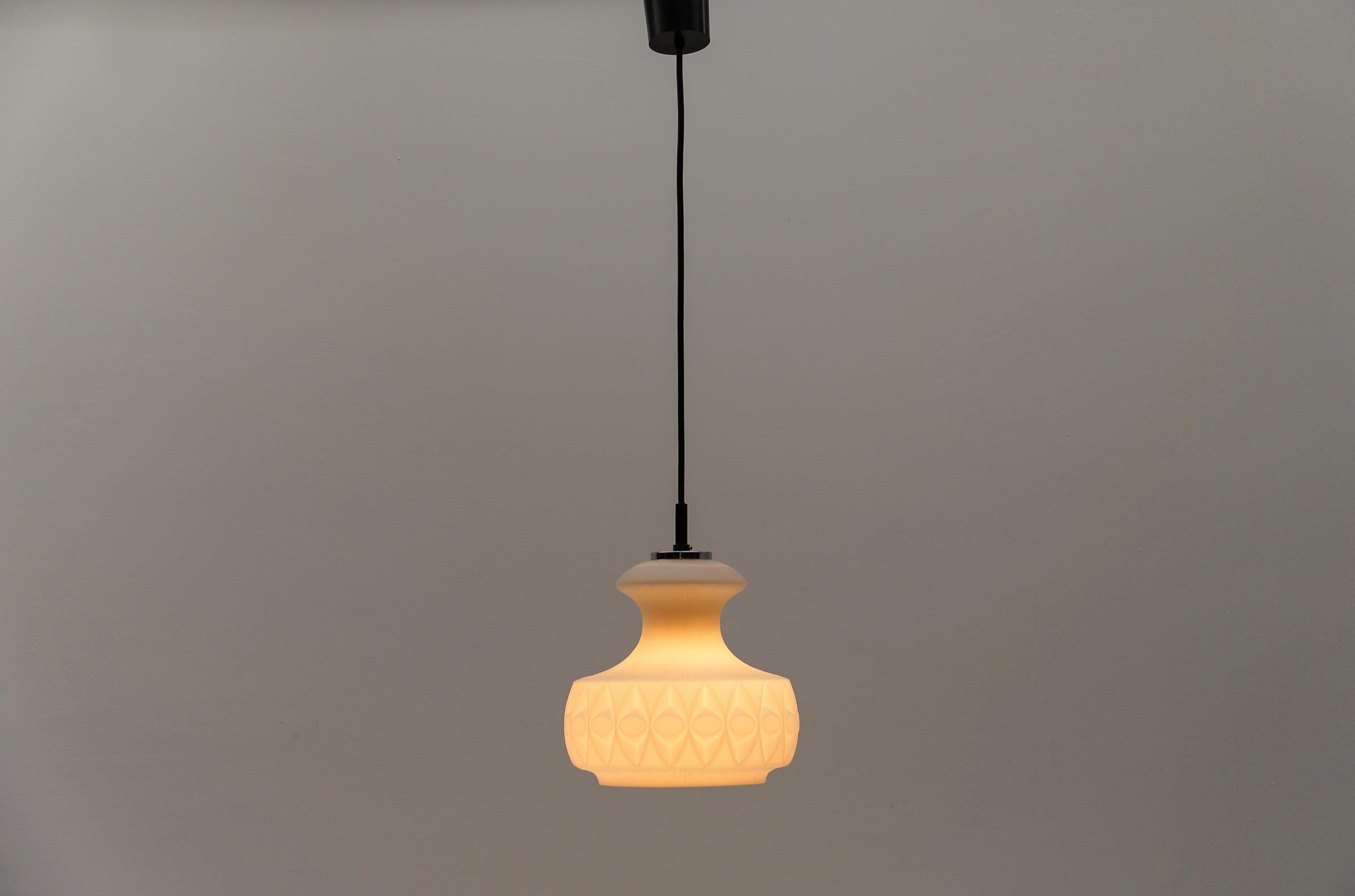 Tedesco Lampada da soffitto in vetro 3D Whiting di Peill & Putzler, anni '60 in vendita