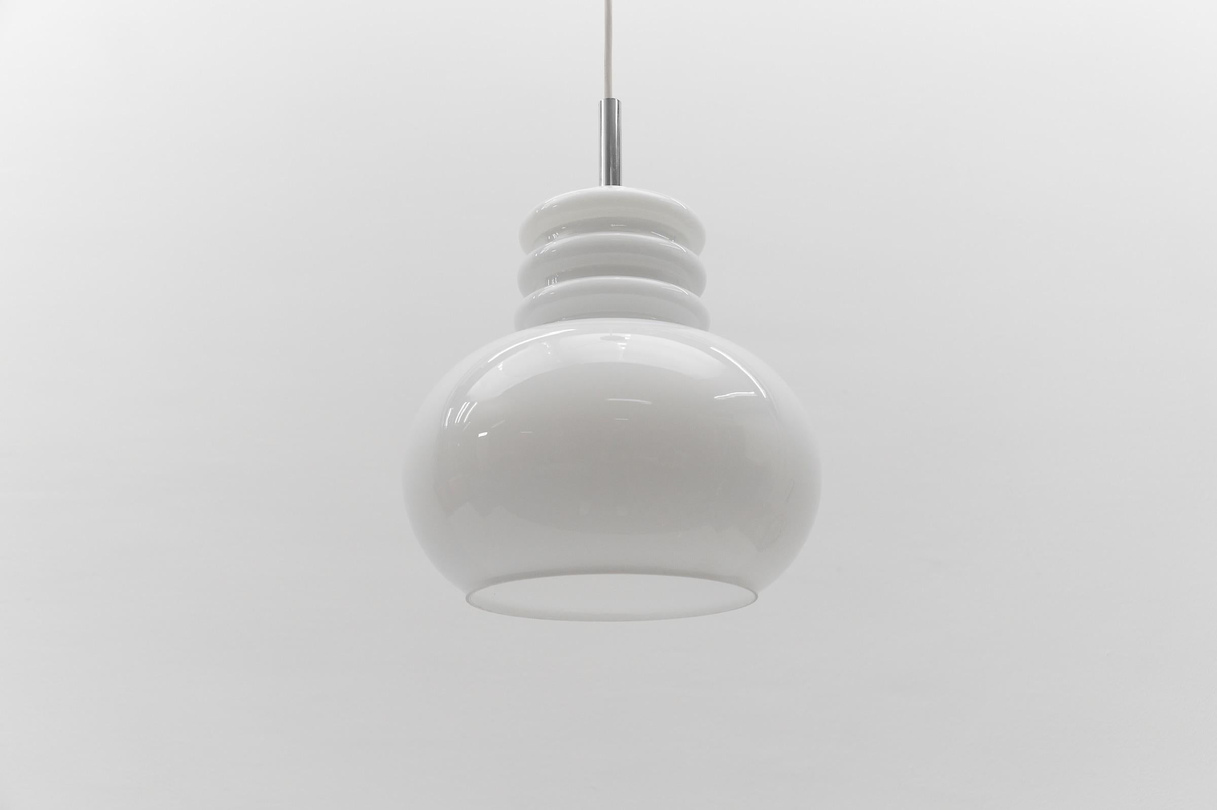 Lovely White Glass Ceiling Lamp by Peill & Putzler, 1960s In Good Condition For Sale In Nürnberg, Bayern