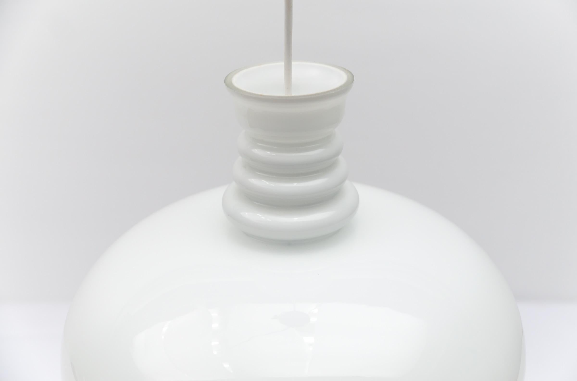 Lampada da soffitto in vetro bianco latte di Peill & Putzler, anni '60 in vendita 4
