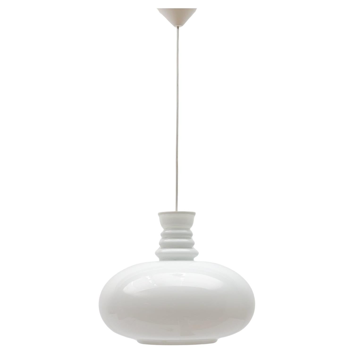 Lampada da soffitto in vetro bianco latte di Peill & Putzler, anni '60 in vendita