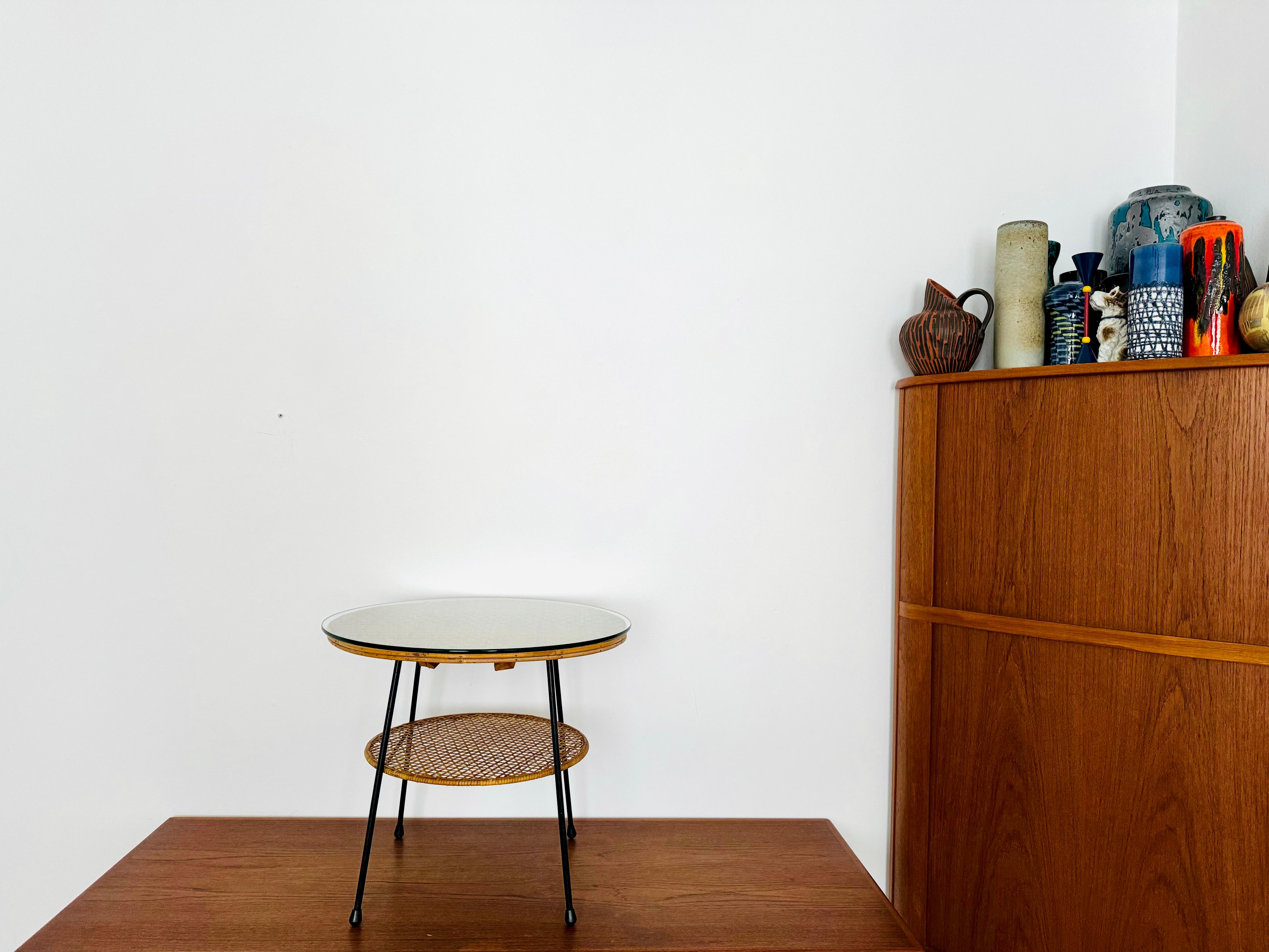 Table basse ou d'appoint en osier Bon état - En vente à München, DE