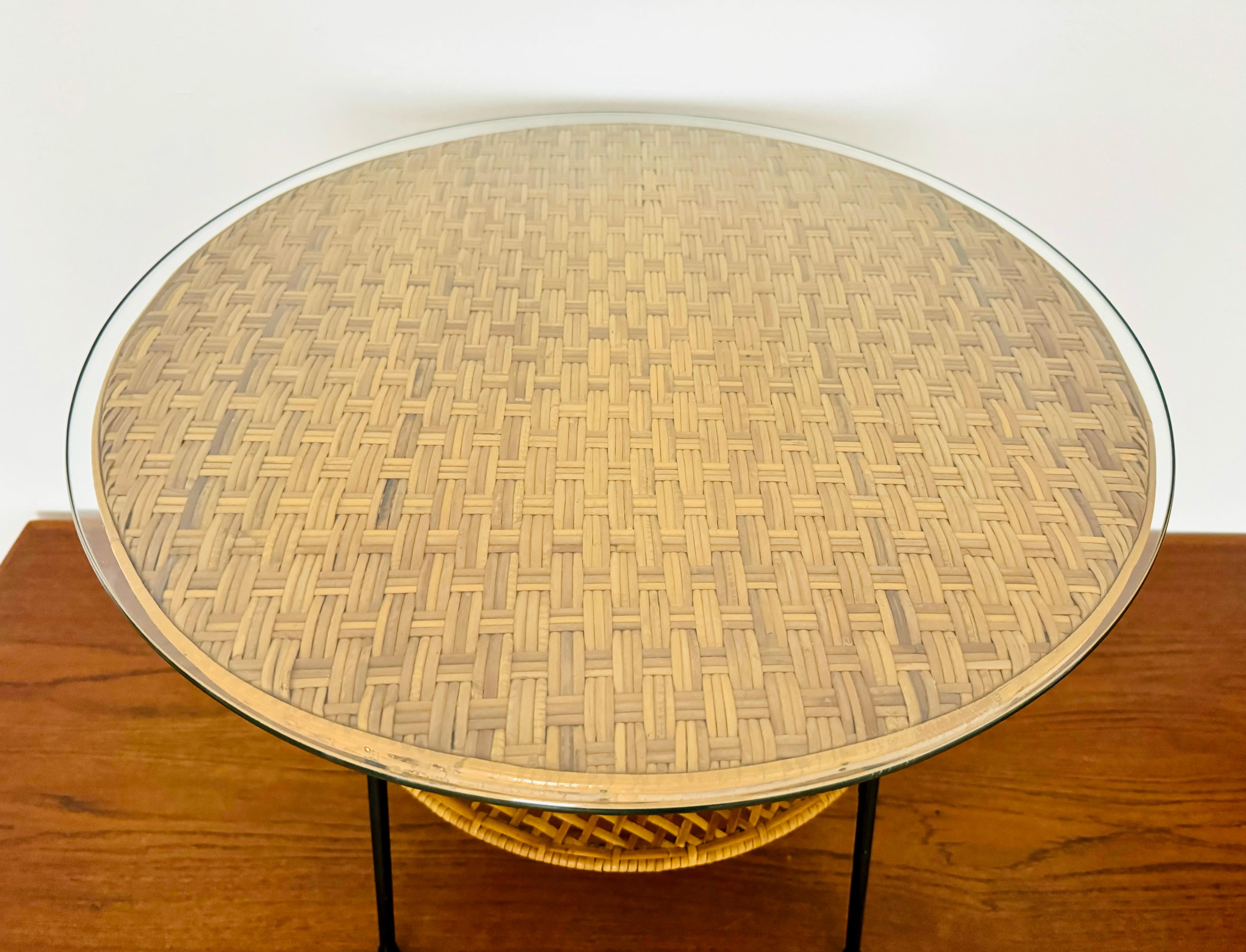 Table basse ou d'appoint en osier en vente 1