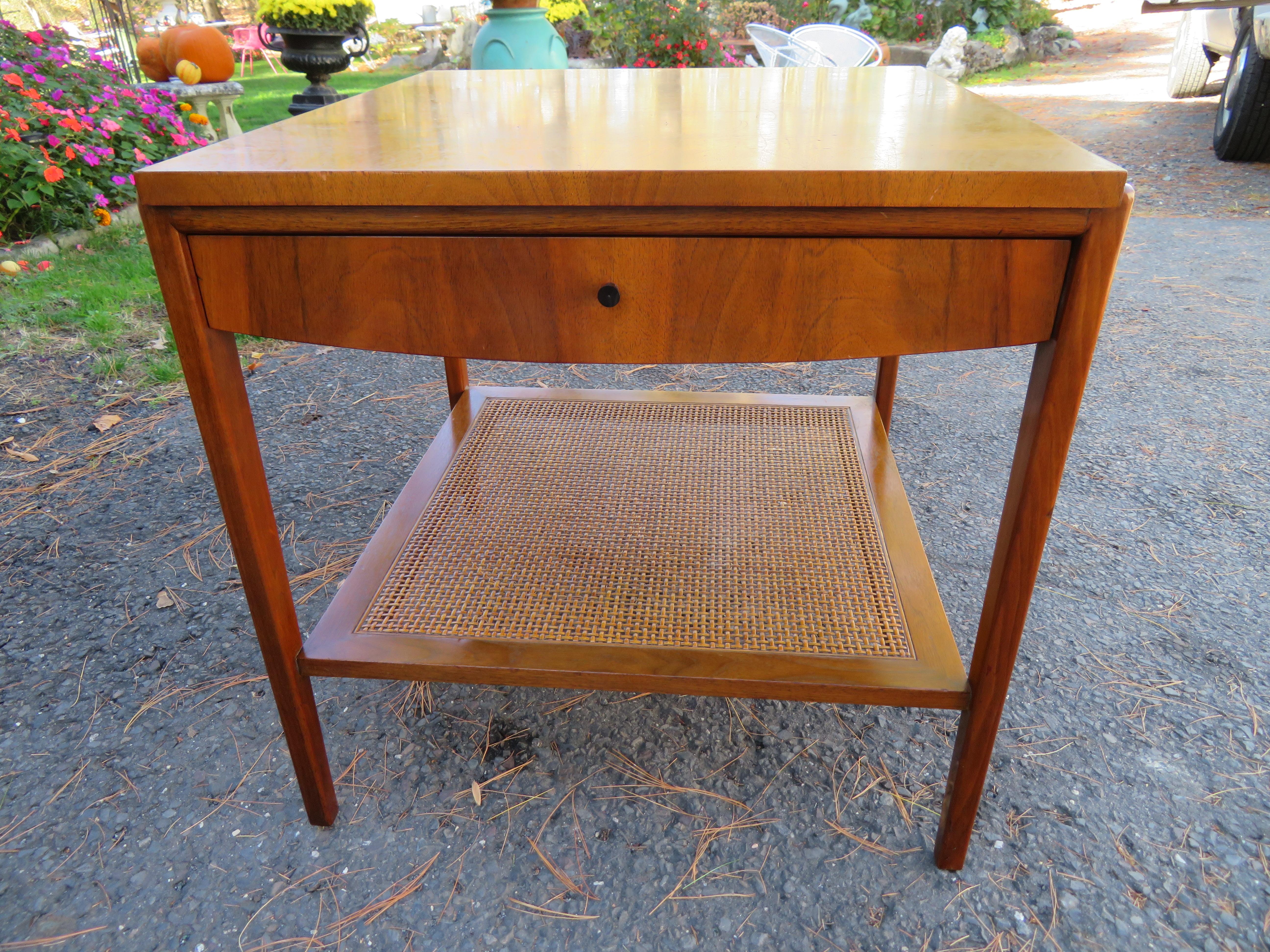Lovely Widdicomb Walnut & Cane Single Drawer End Table Mid-Century Modern For Sale 8