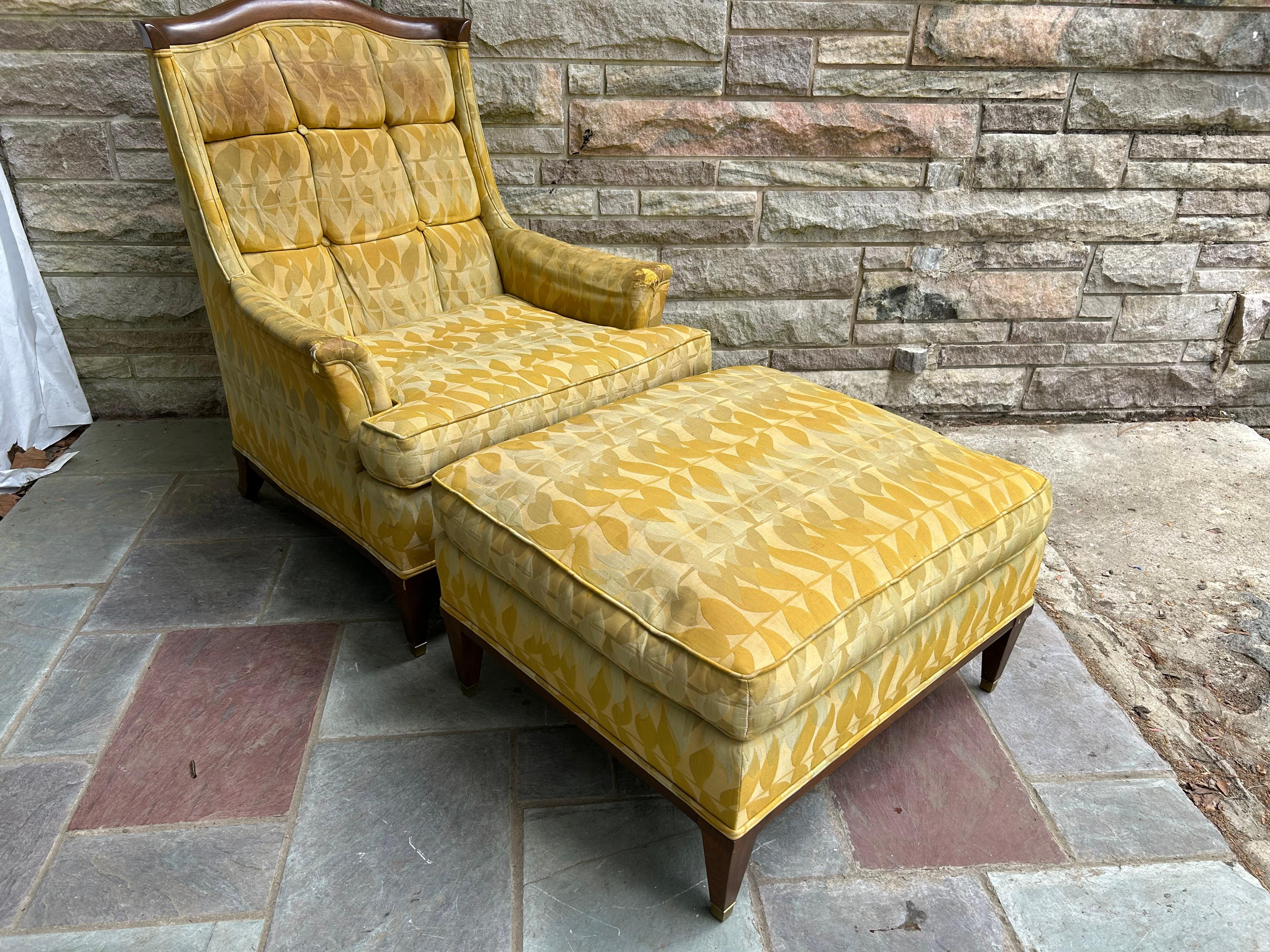 Ravissant fauteuil de salon à oreilles Widdiicomb Regency moderne pour John Stuart en vente 10