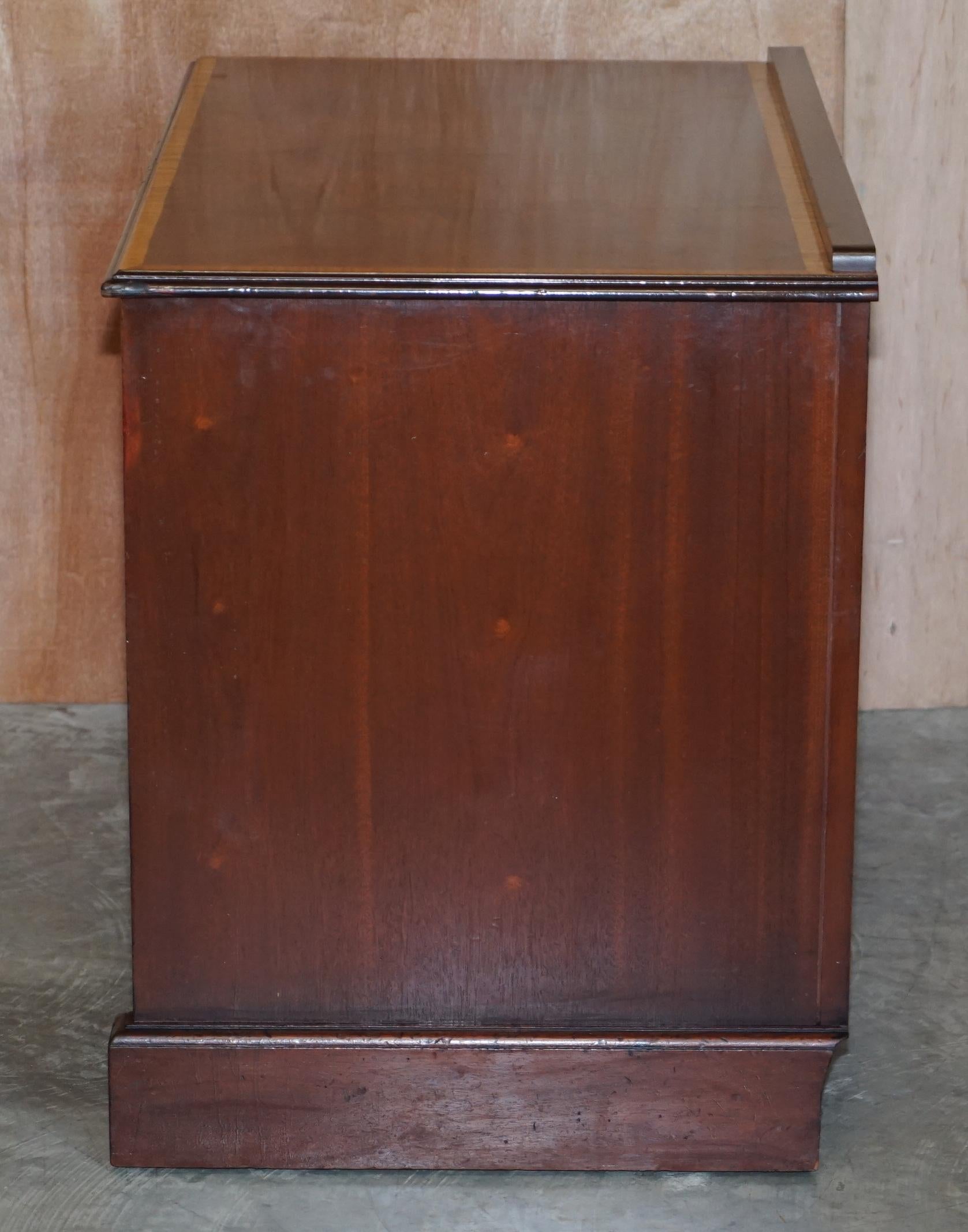 Lovely William L Maclean Flamed Hardwood & Walnut Knee Hole Work Office Desk 6