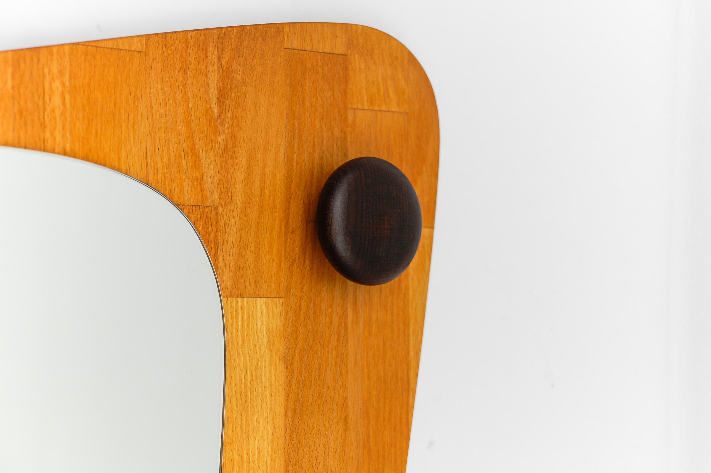 Miroir mural asymétrique en bois, Suède, années 1960 en vente 3