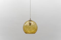 Hübsche gelbe Ball and Ball Pendelleuchte aus Glas und Messing von Doria, - 1960er Jahre Deutschland