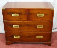 Lovely Eibenholz Militär Kampagne Stil Kommode der Schubladen