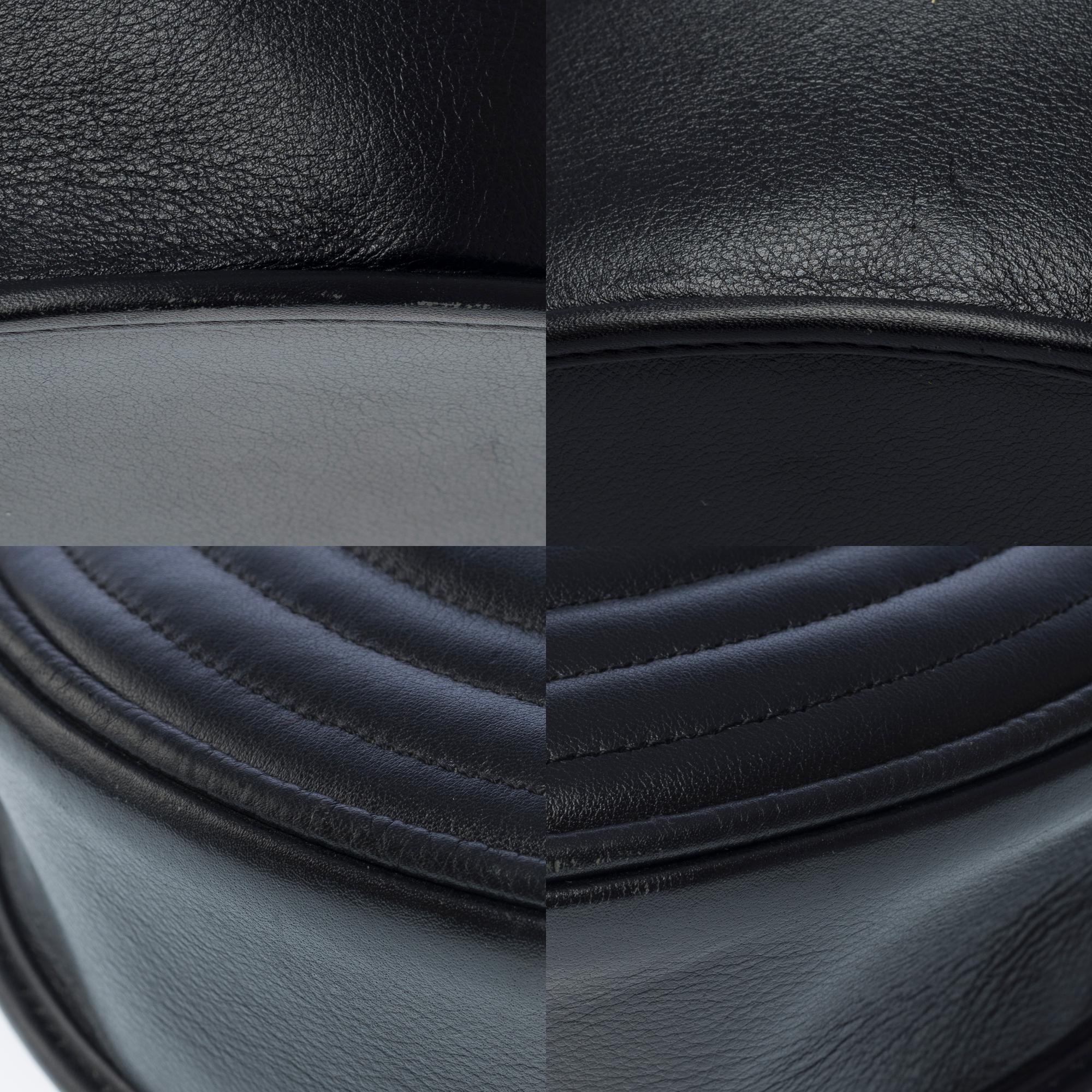 Lovely YSL shoulder bag in the shape of a half moon in black leather, GHW 7