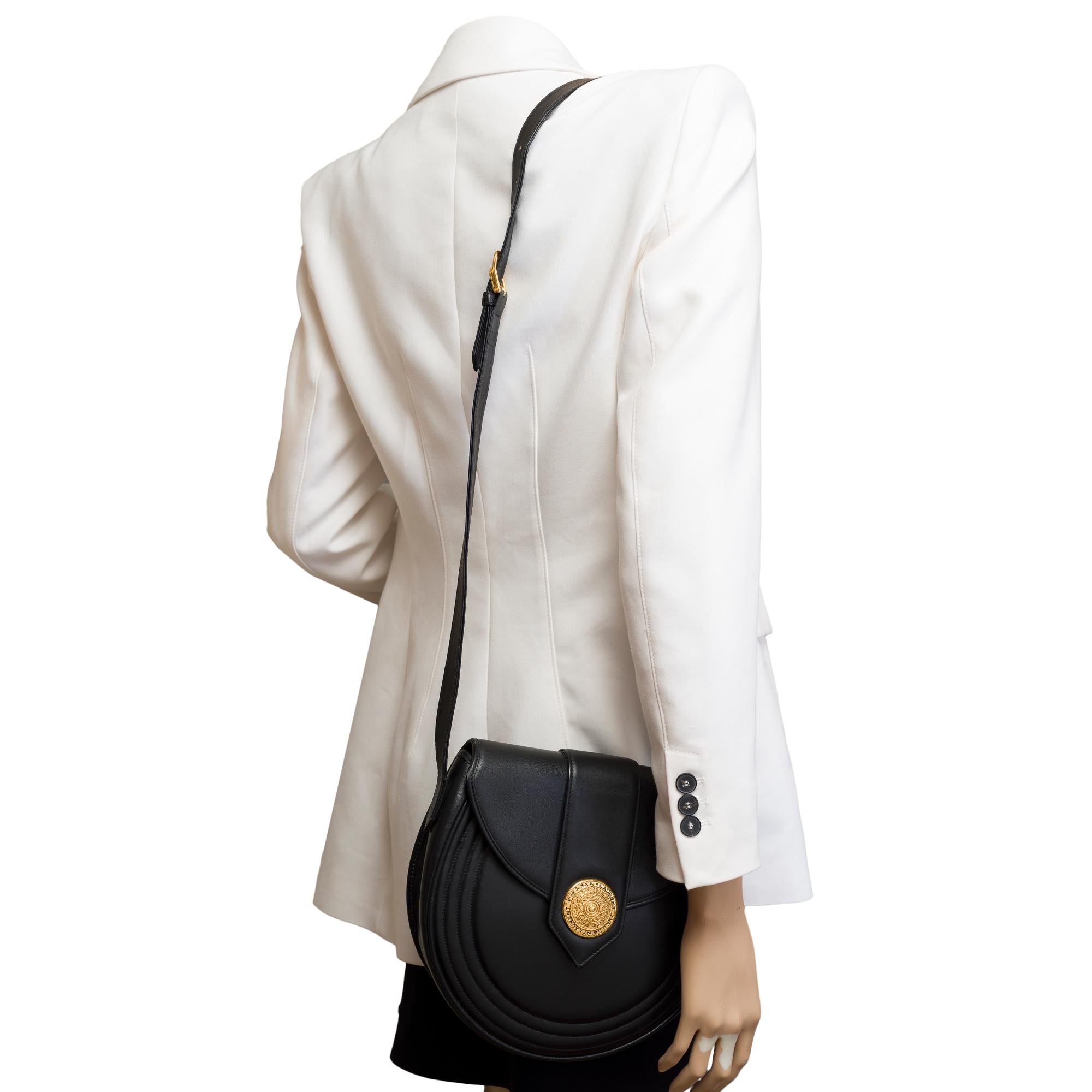 Lovely YSL shoulder bag in the shape of a half moon in black leather, GHW 8
