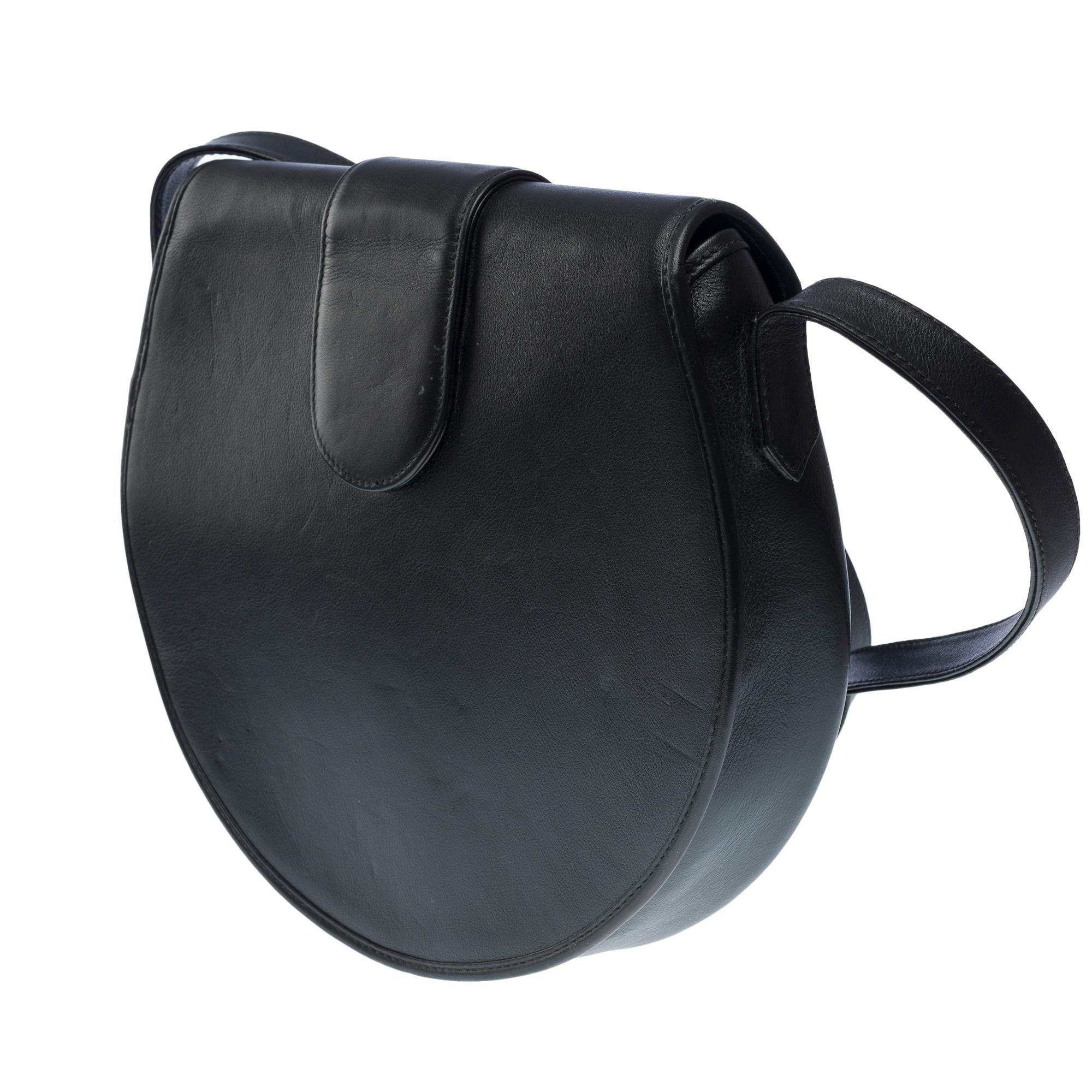 Lovely YSL shoulder bag in the shape of a half moon in black leather, GHW 2