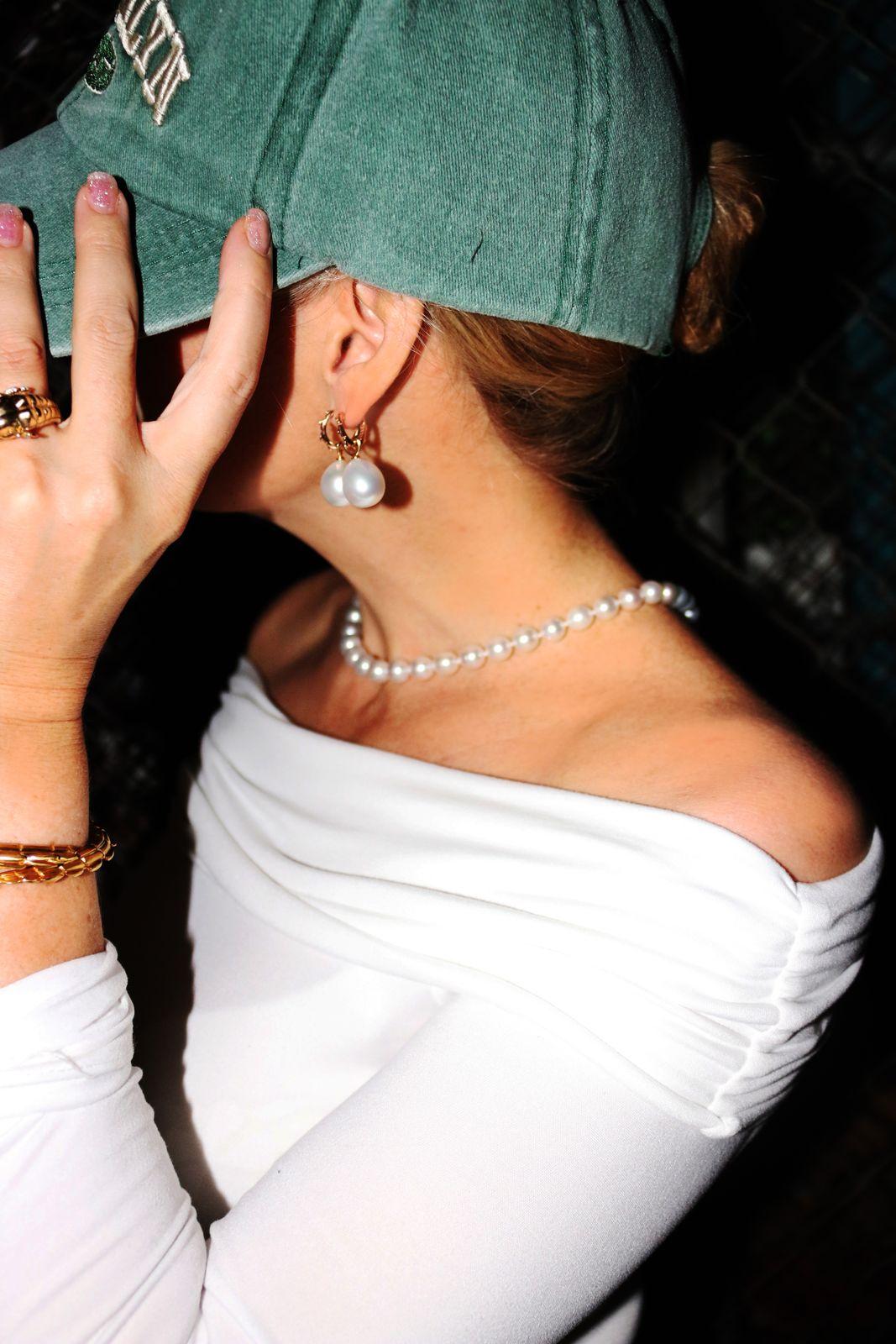 The ultimate symbol of sophistication with a fresh edge. Otherworldly South Sea Pearls juxtaposed with the fierce croc in this iconic collar necklace.

• Australian White South Sea Pearls 9-10mm

• 40cm strand

• Hand knotted with silk between each