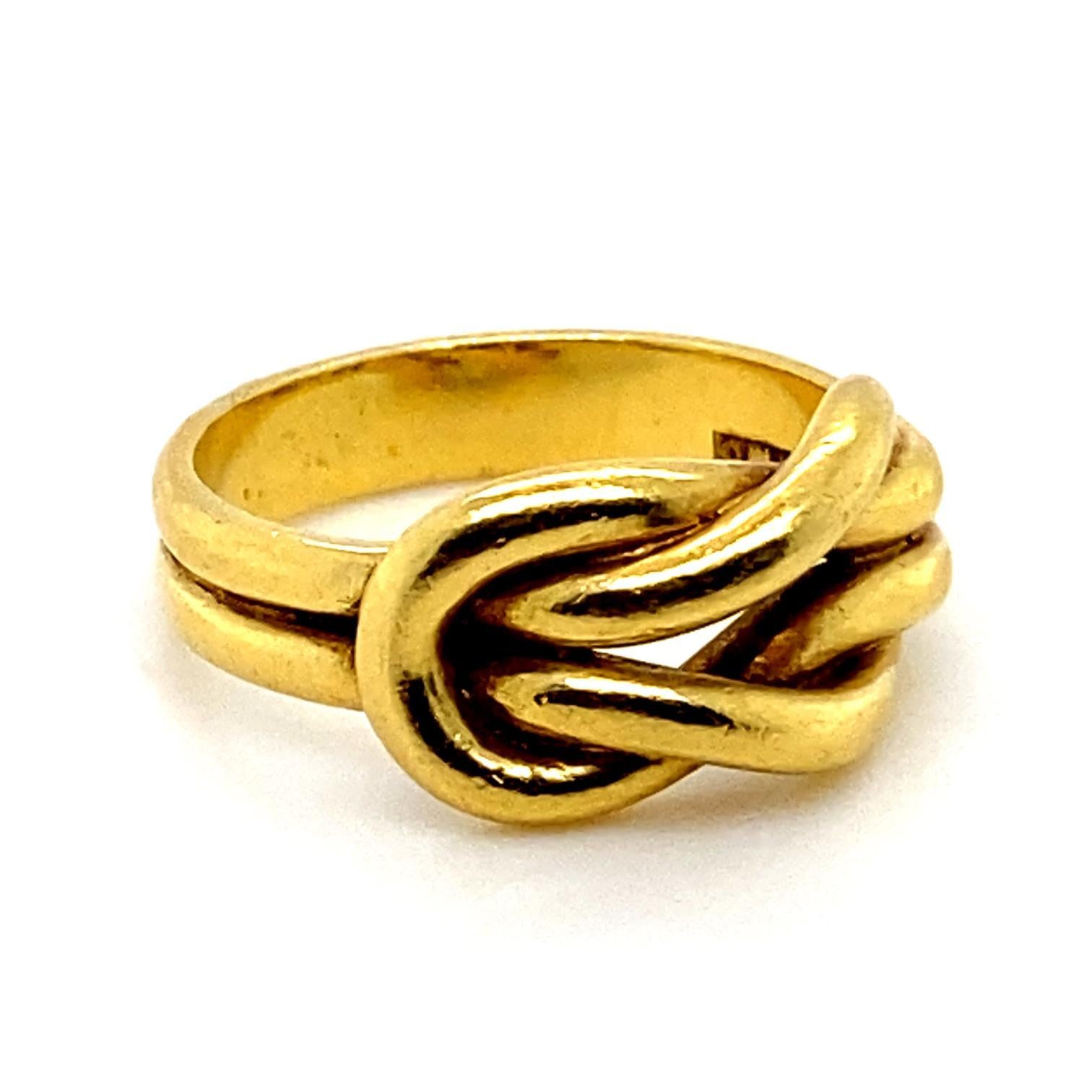 Lovers Knot 18 Karat Yellow Gold Ring In Good Condition For Sale In London, GB
