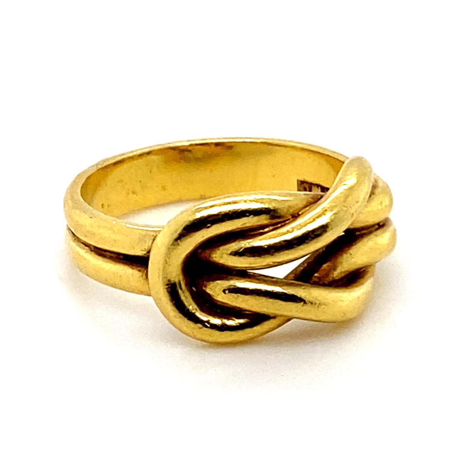 Lovers Knot 18 Karat Yellow Gold Ring In Good Condition In London, GB