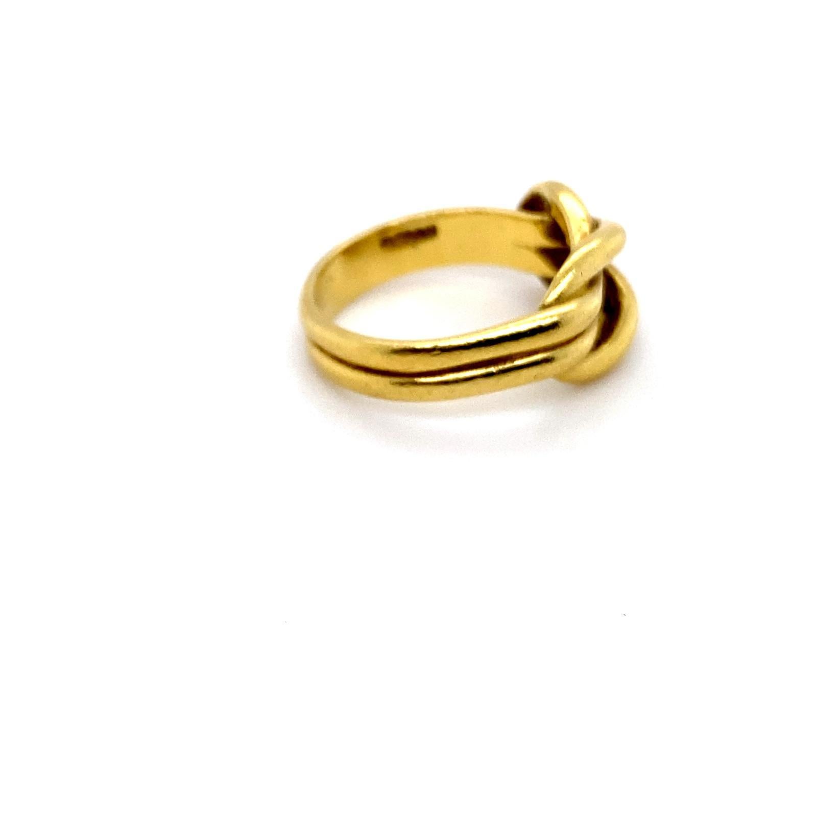 Lovers Knot 18 Karat Yellow Gold Ring For Sale 2
