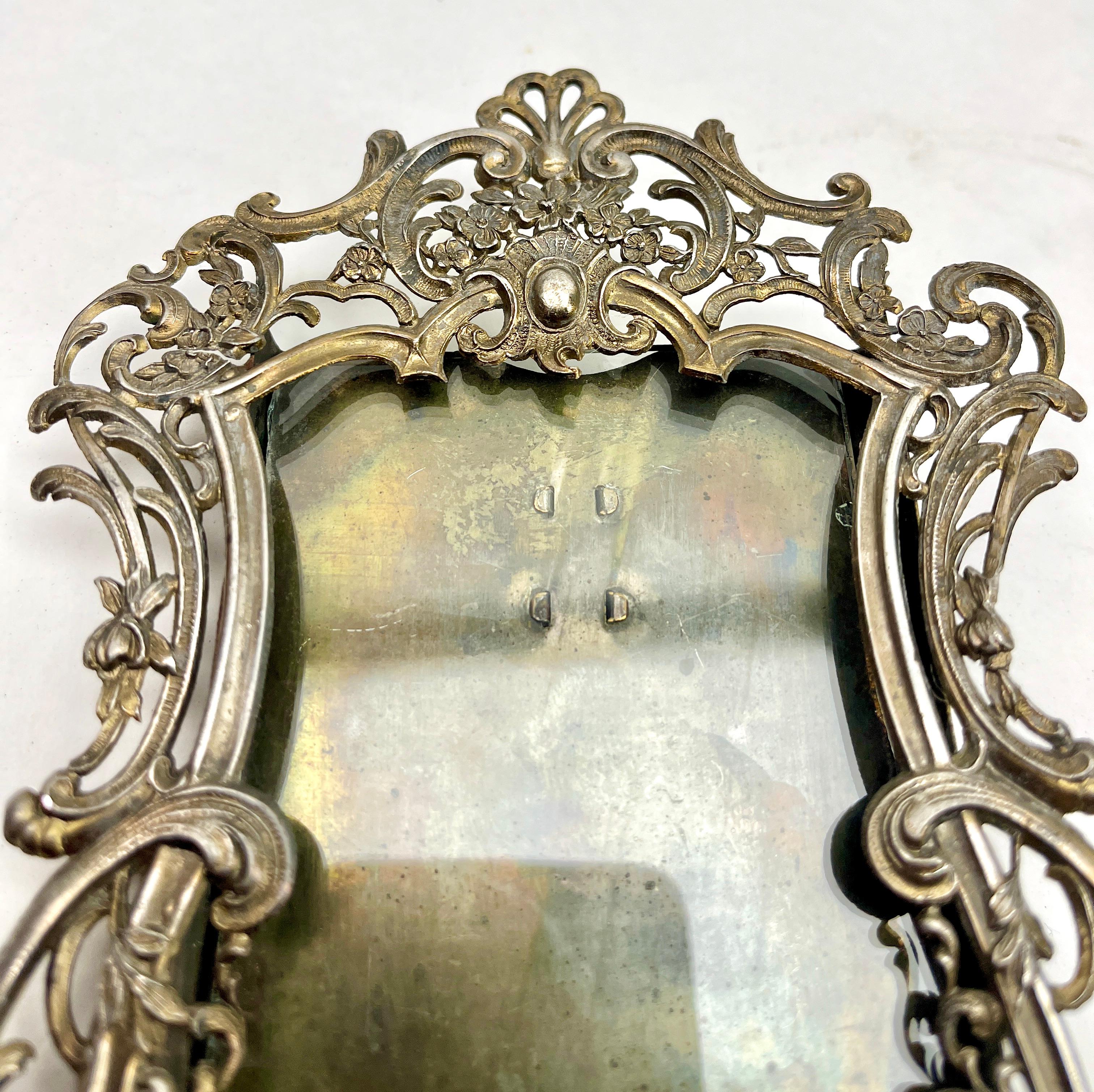 'Lover's Knot' Pair of Picture Frames with glas cover Silver Plate 1860s For Sale 7