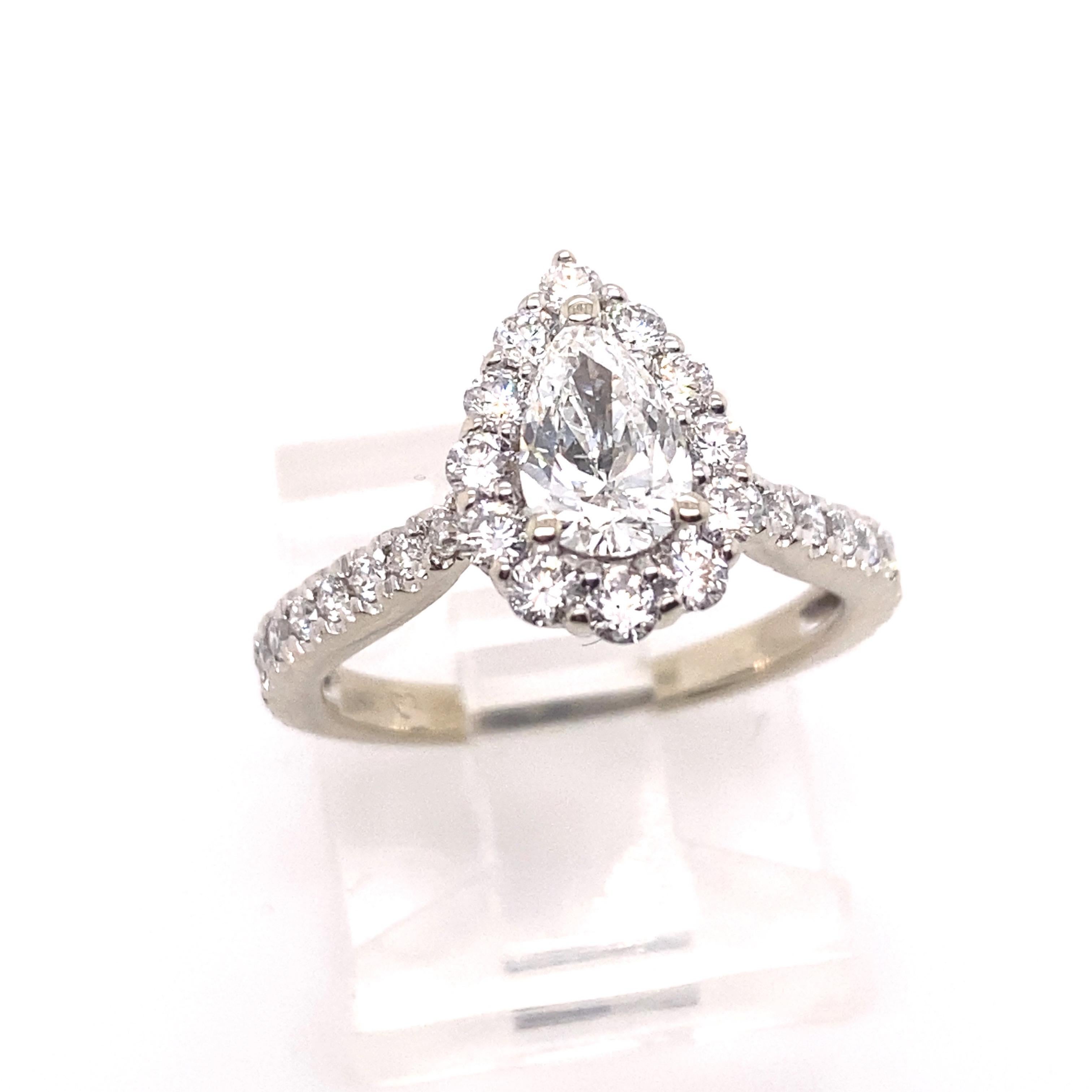 Bague de fiançailles à cadre de 14 carats avec diamant en forme de poire 1 carat Love's Destiny de Zale's en vente 6