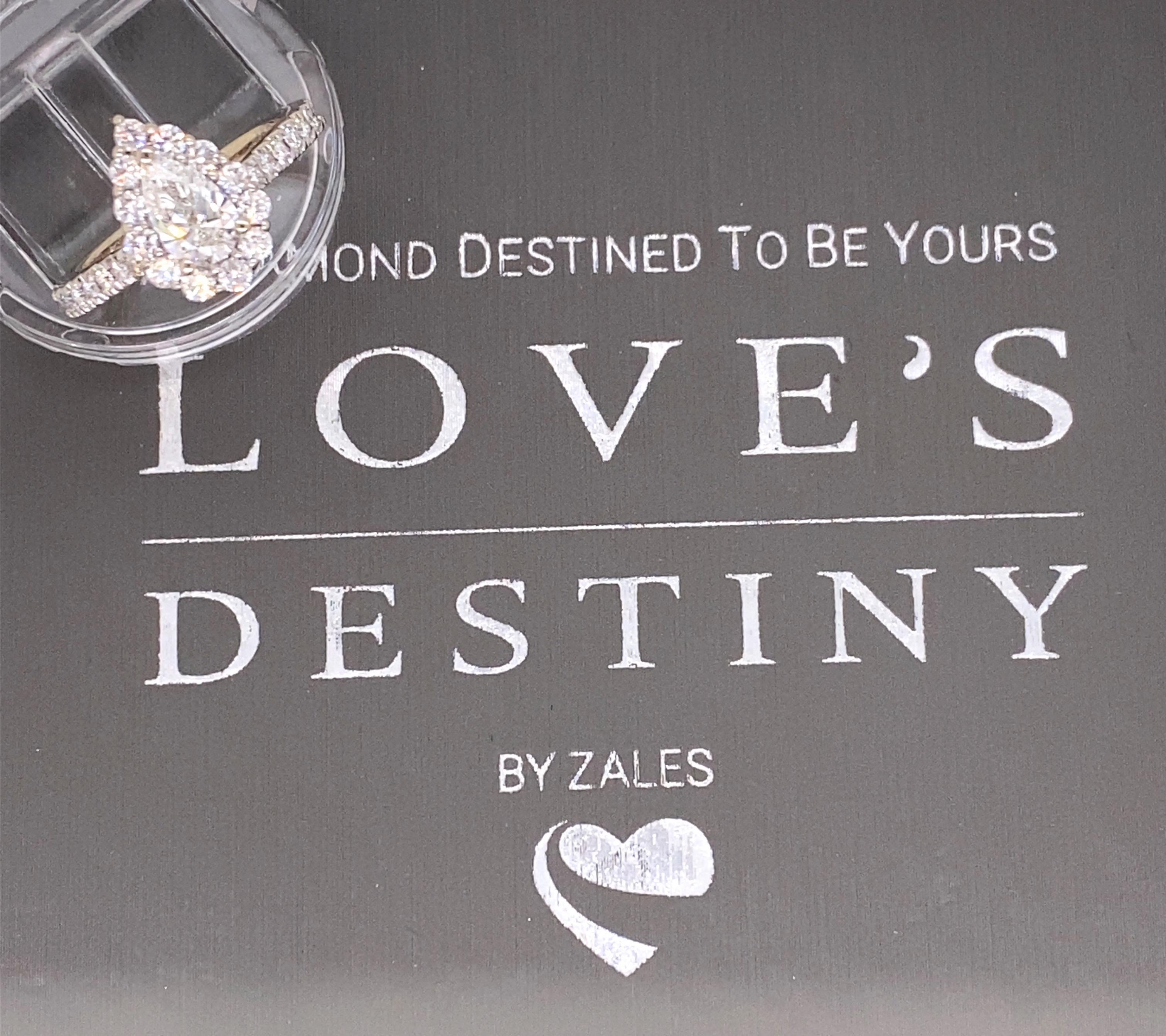 Bague de fiançailles à cadre de 14 carats avec diamant en forme de poire 1 carat Love's Destiny de Zale's en vente 8