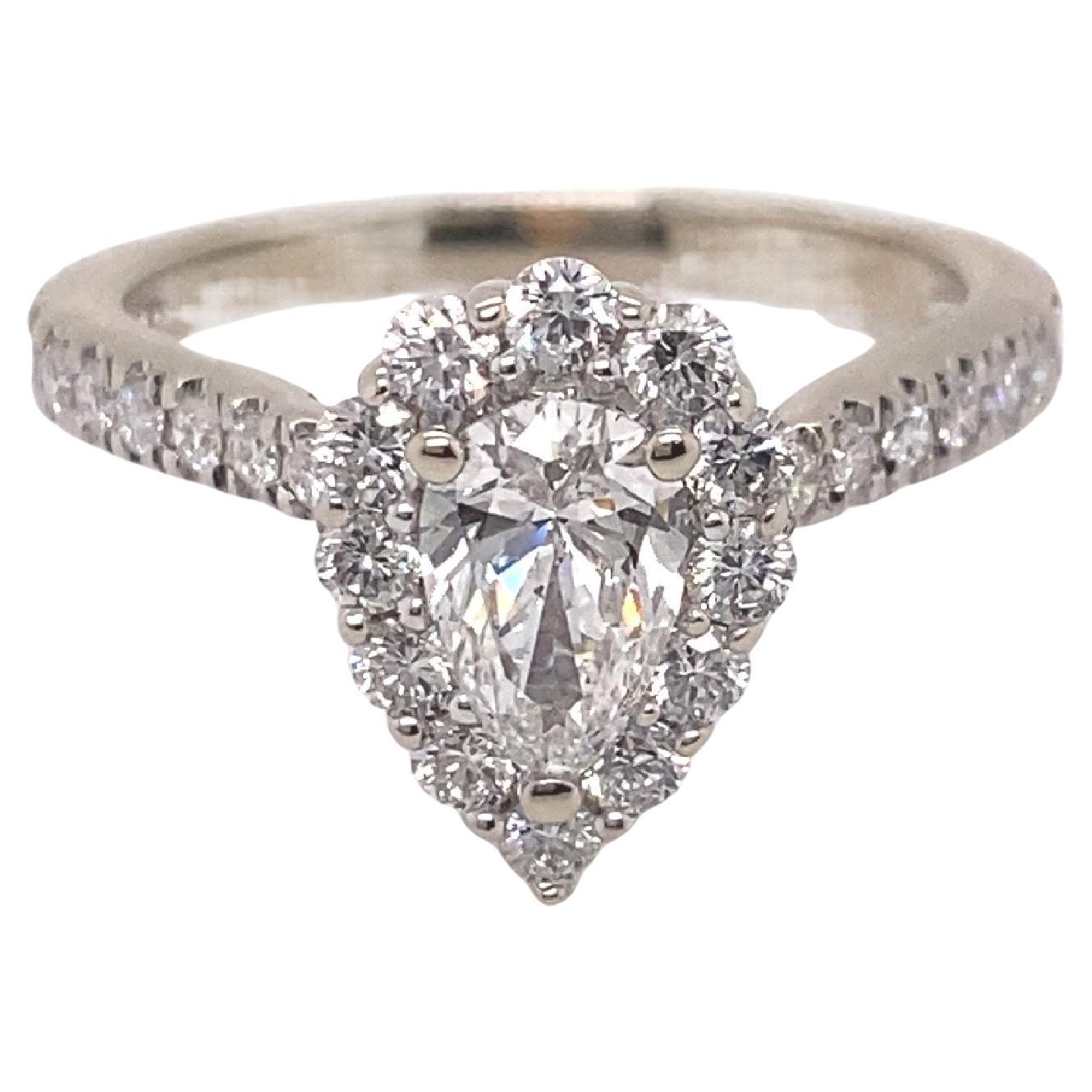Bague de fiançailles à cadre de 14 carats avec diamant en forme de poire 1 carat Love's Destiny de Zale's en vente