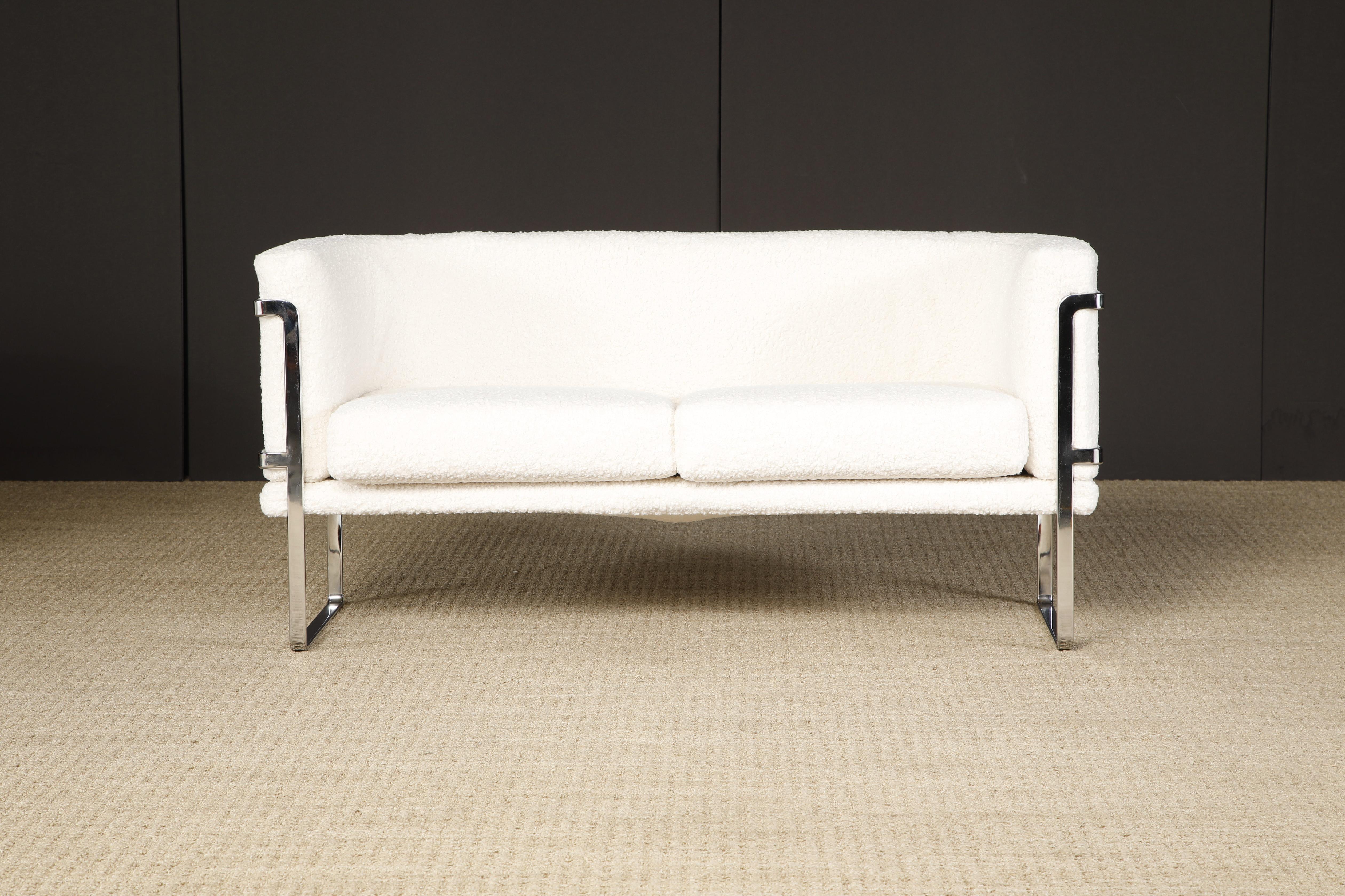 This newly reupholstered loveseat sofa by Claudio Salocchi for Sormani, circa 1970s, features a graceful chrome frame with nubby white bouclé fabric.  Signed with 1960s/ 1970s Sormani label as shown in photo gallery. 

*Note, we have the matching