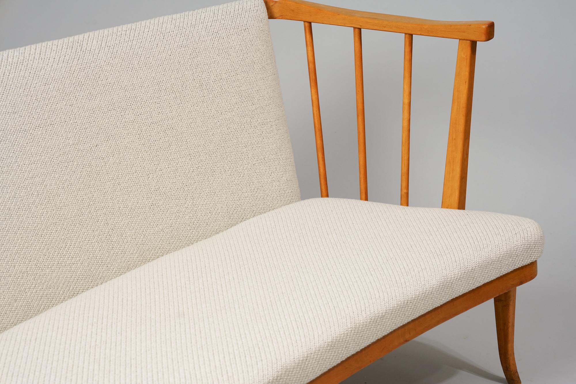 Loveseat Sofa, Werner West, Keravan Puusepät Oy, 1940er Jahre im Zustand „Gut“ im Angebot in Helsinki, Uusimaa