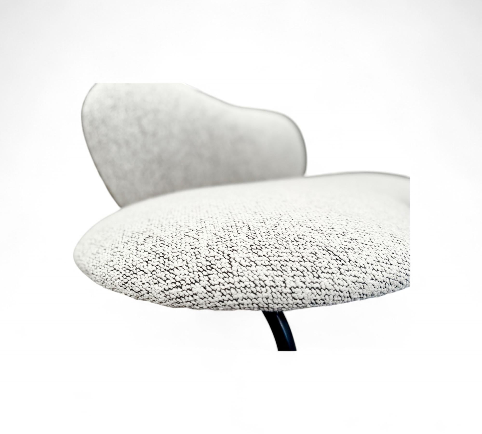 Loveseat con forma orgánica en hierro y boucle, Freijo Moveis, años 50 - Lote 671A en venta 3