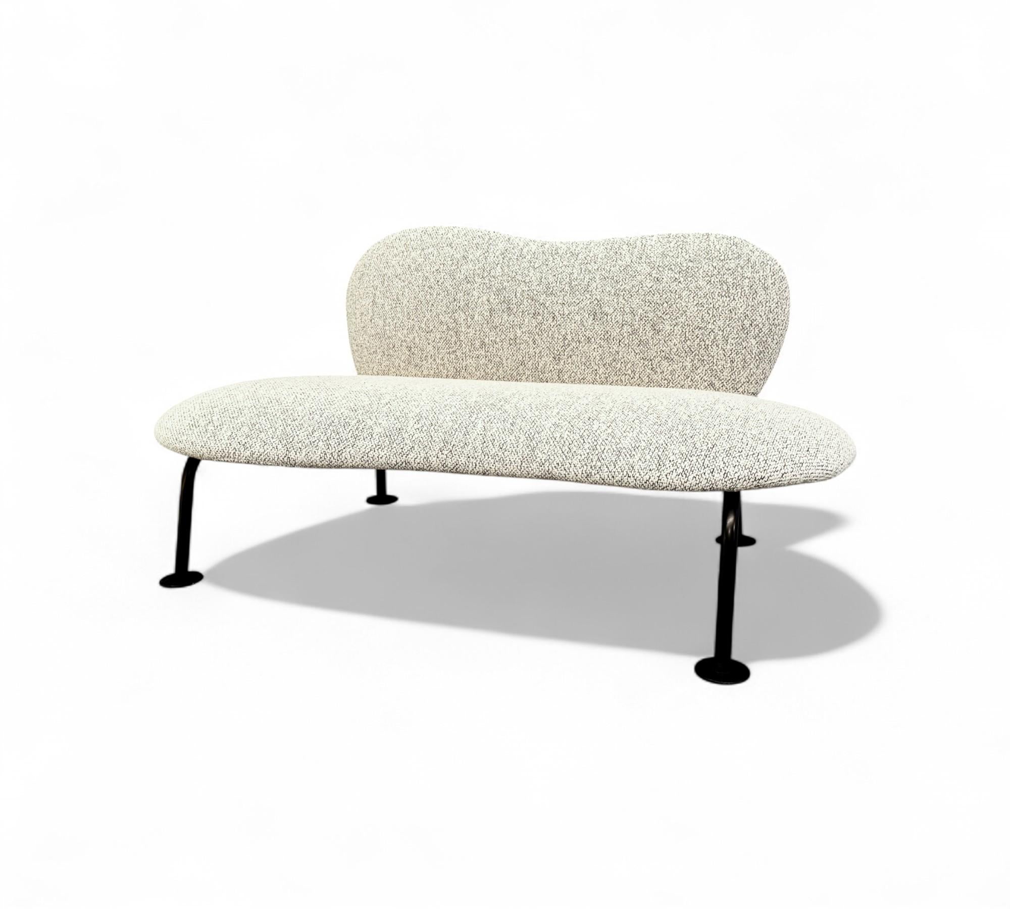 Loveseat con forma orgánica en hierro y boucle, Freijo Moveis, años 50 - Lote 671A Brasileño en venta