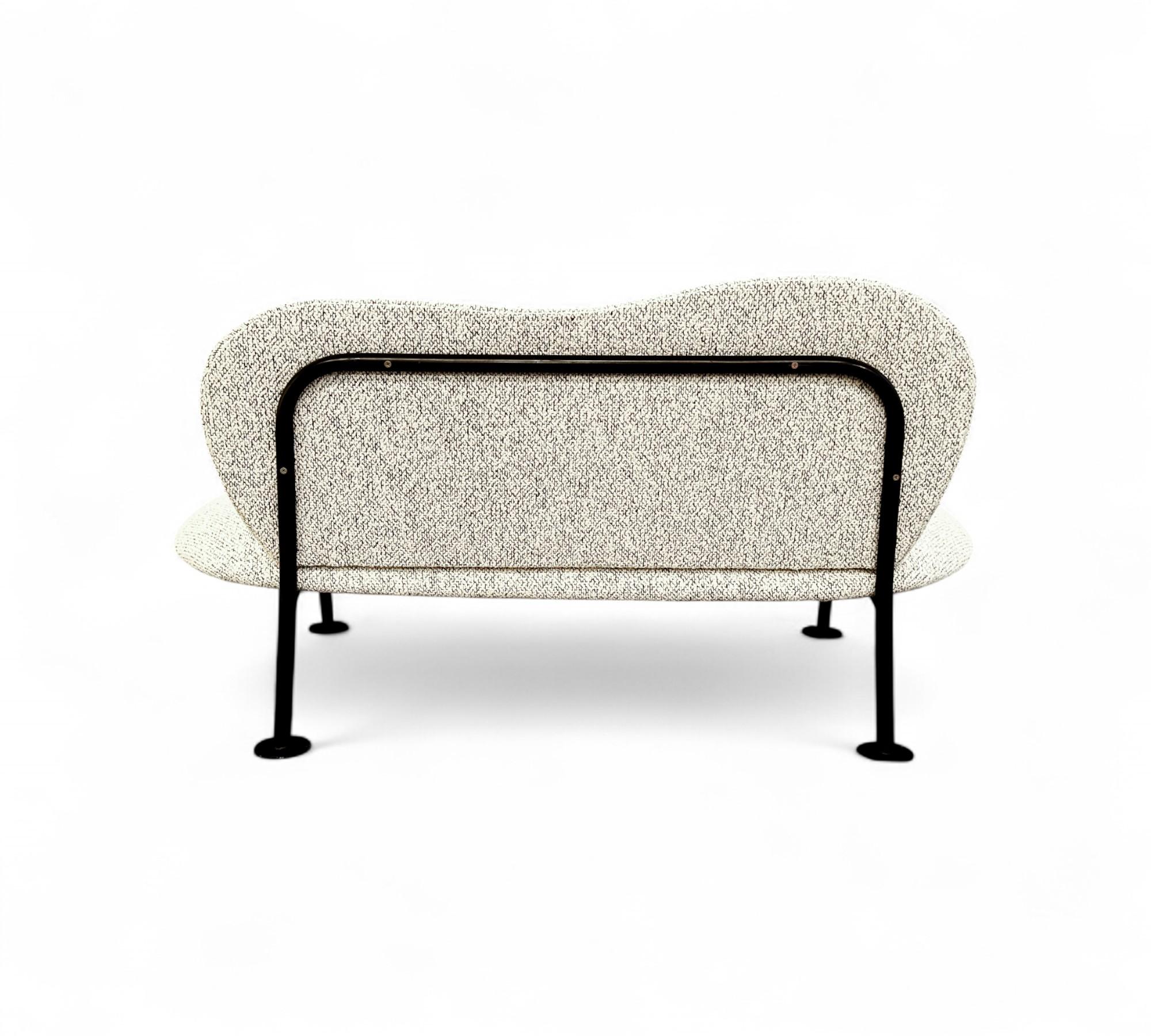 Loveseat con forma orgánica en hierro y boucle, Freijo Moveis, años 50 - Lote 671A siglo XX en venta