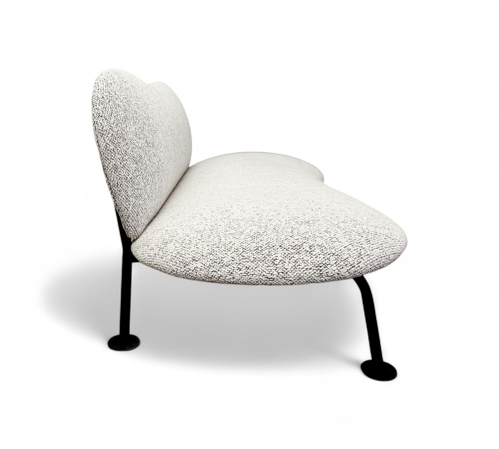 Loveseat con forma orgánica en hierro y boucle, Freijo Moveis, años 50 - Lote 671A en venta 1