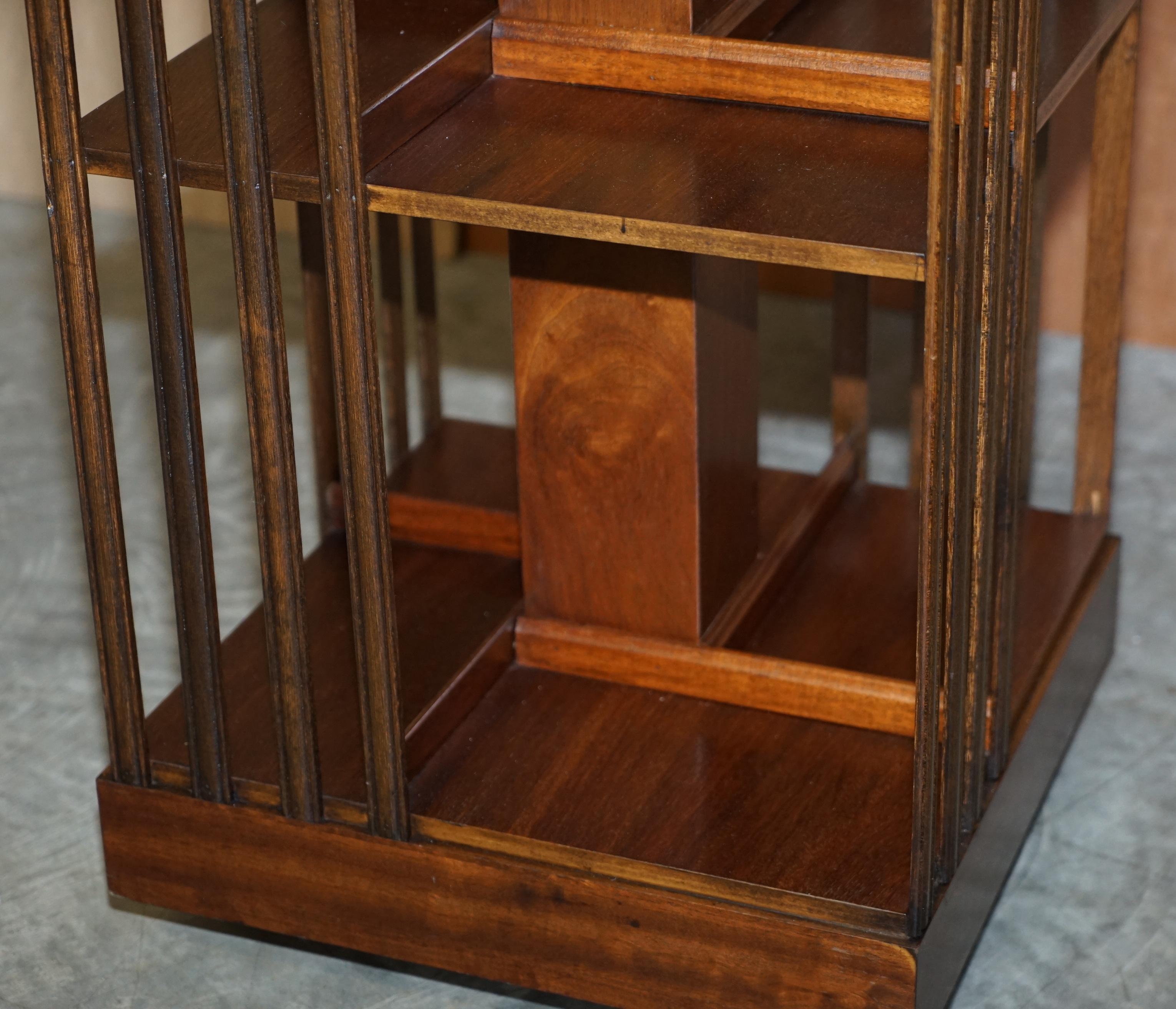 Revolving Bookcase Beistelltisch aus Hartholz und Seidenholz im Sheraton-Revival-Stil, Sheraton-Revival im Angebot 6
