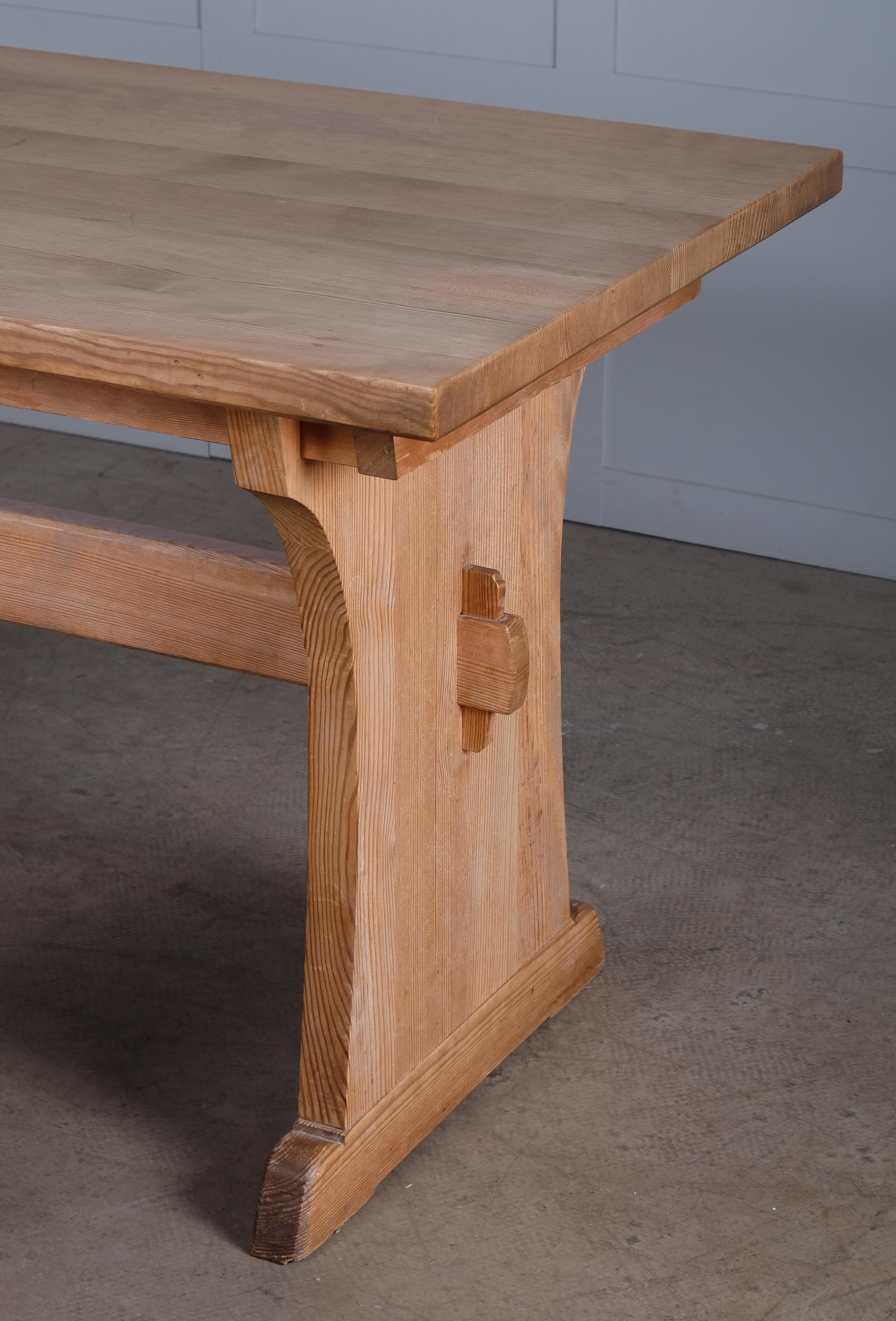 Scandinave moderne Table en pin 