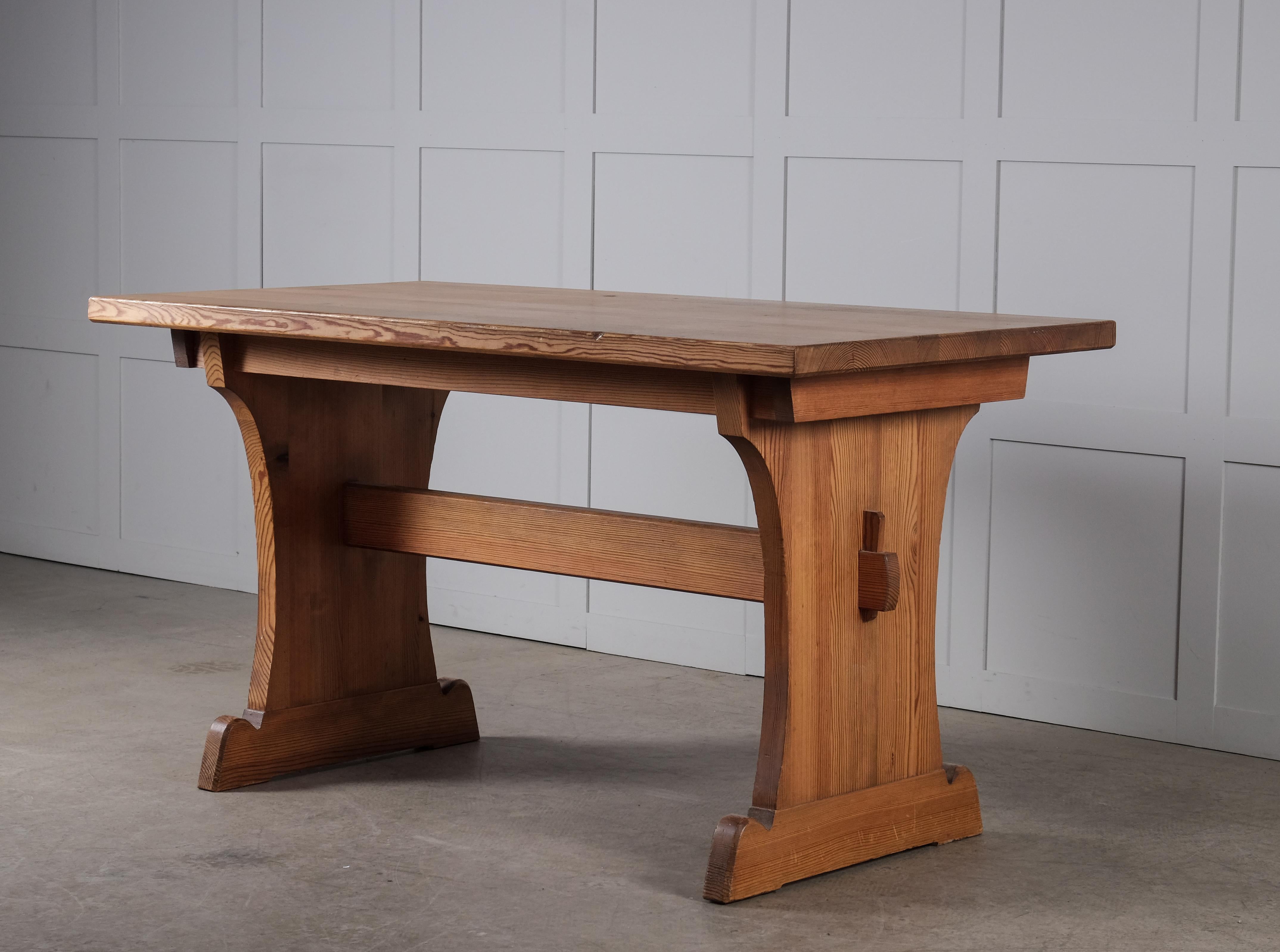 Table «ov » de Nordiska Kompaniet, Suède, années 1940 en vente 5