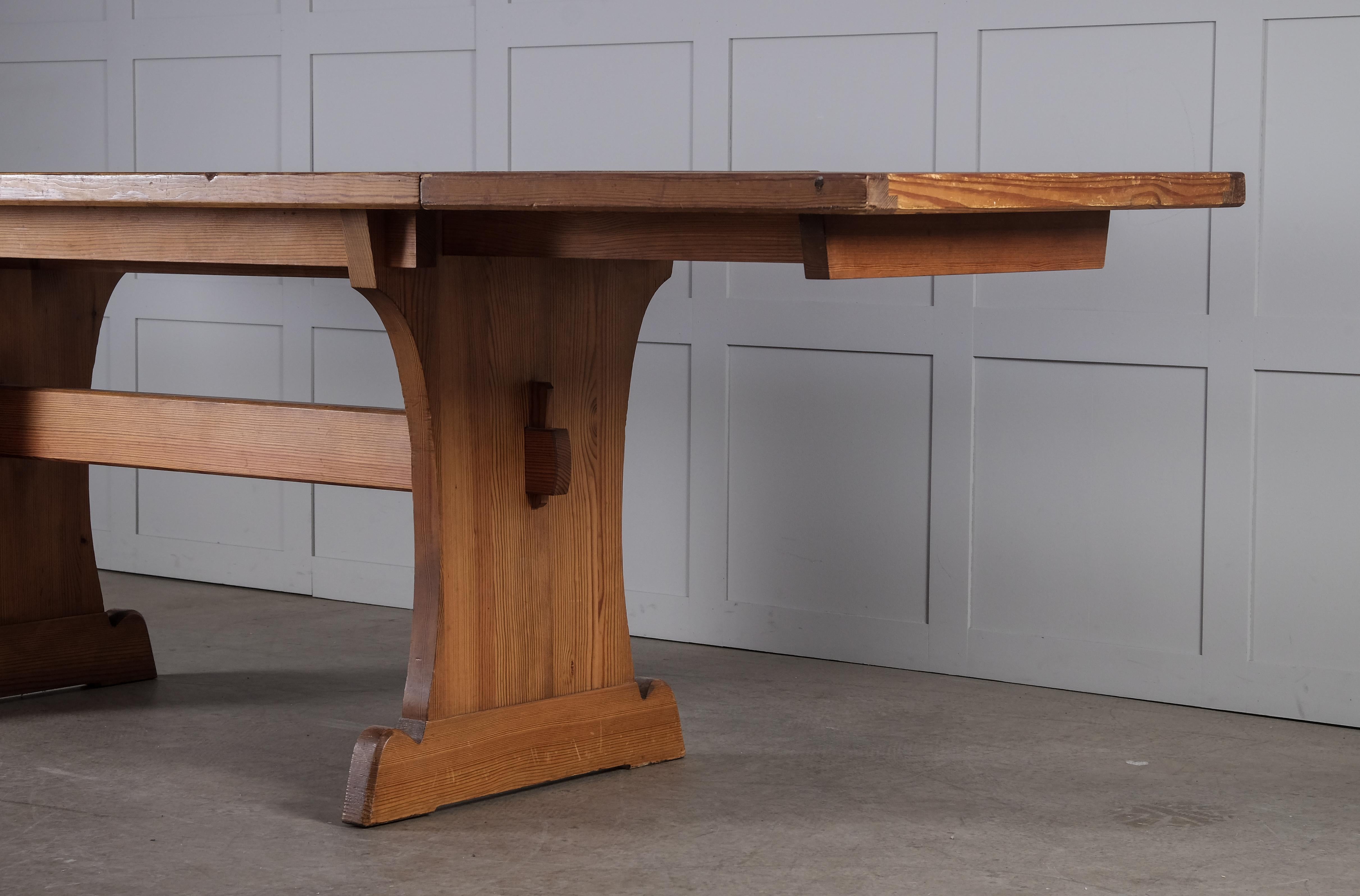 Table «ov » de Nordiska Kompaniet, Suède, années 1940 en vente 1